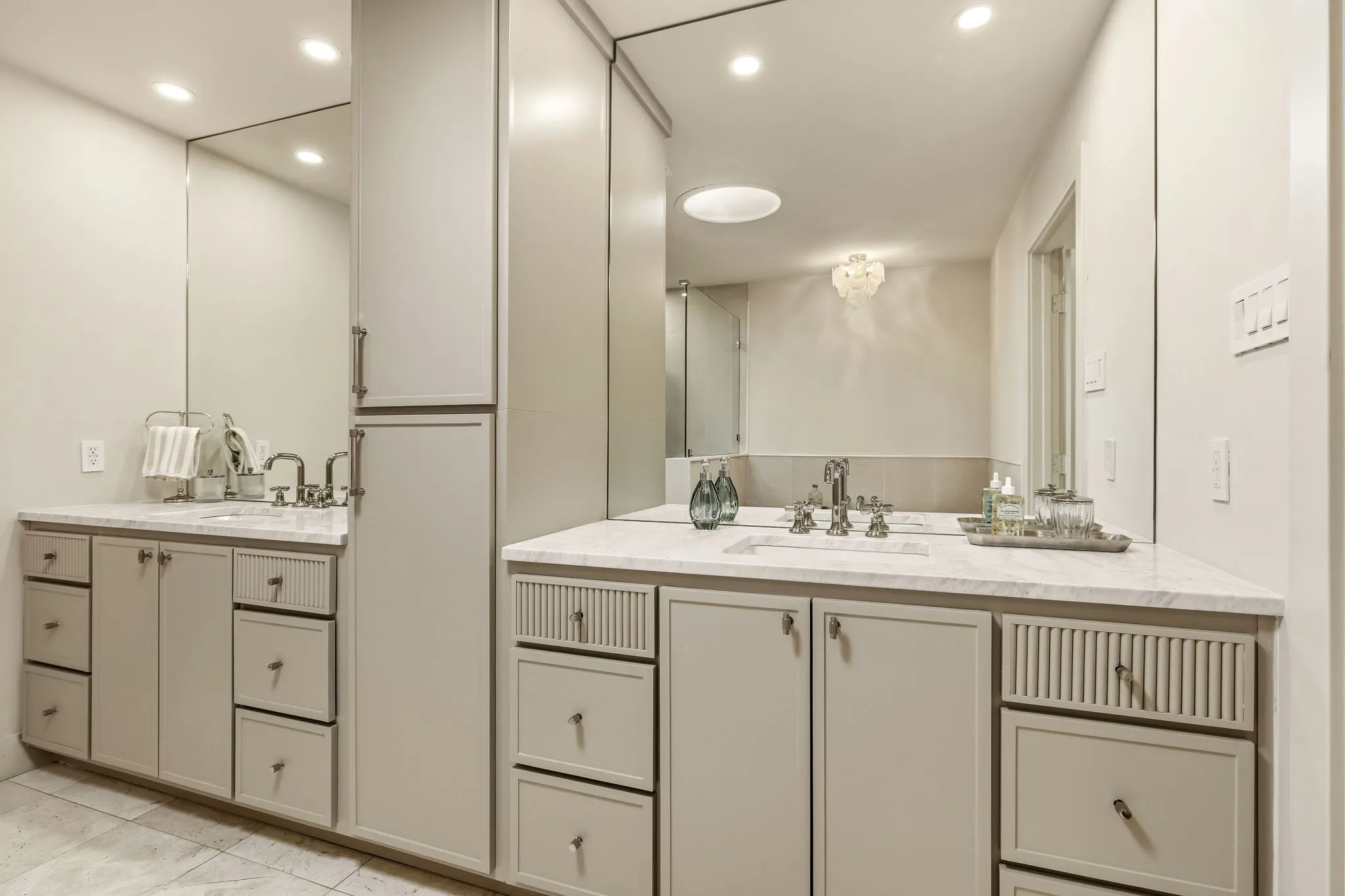 Single Family Residence For Sale in Dallas County , 10747 Bushire Drive, Dallas, Texas 75229, 4 Bedroom, 4 Bathroom, 2 Garage spaces, 3,208 Sqft, built in 1969, mls#21337668, Real Estate Agent in Dallas, Homes For Sale in Dallas county, Homes For Sale in Dallas, Realtor in Dallas Texas, Real Estate Brokerage Independent Realty Texas, Luminita Cordes Realtor