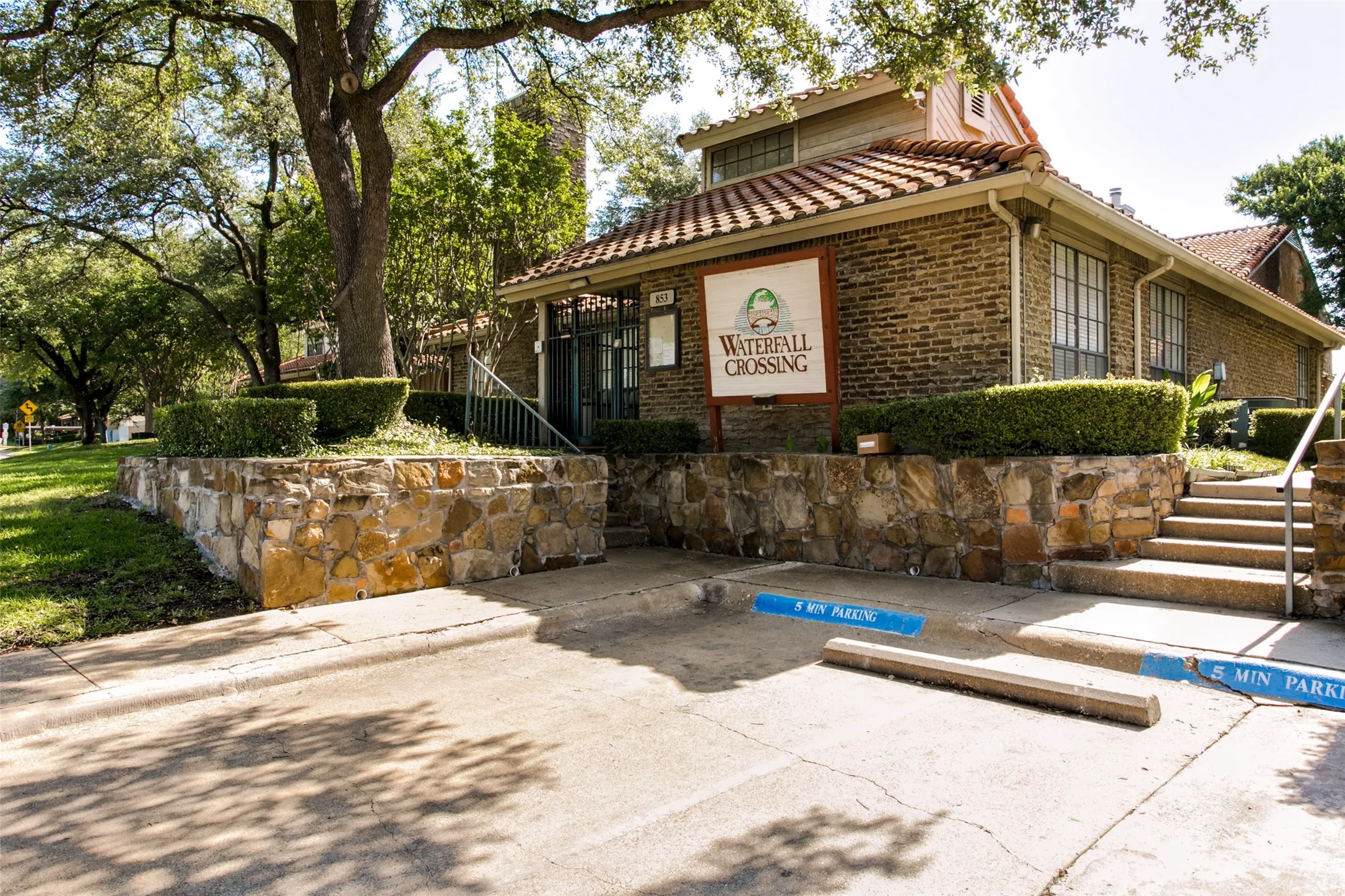 Condominium For Sale in Dallas County , 839 Dublin Drive 2, Richardson, Texas 75080, 2 Bedroom, 3 Bathroom, 1 Garage spaces, 1,114 Sqft, built in 1980, mls#21341485, Real Estate Agent in Richardson, Homes For Sale in Dallas county, Homes For Sale in Richardson, Realtor in Richardson Texas, Real Estate Brokerage Independent Realty Texas, Luminita Cordes Realtor