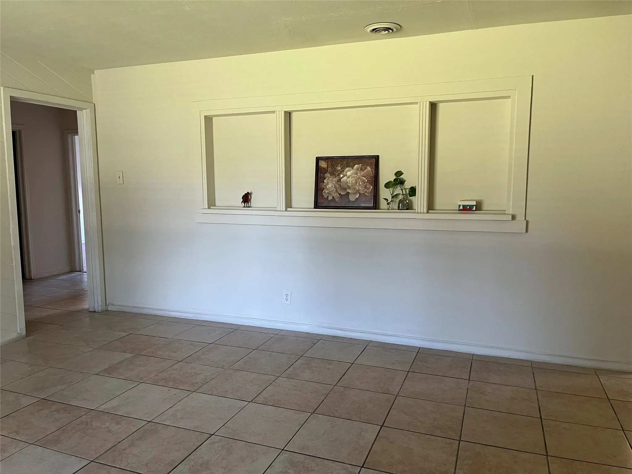 Single Family Residence For Sale in Dallas County , 428 La Salle Drive, Richardson, Texas 75081, 3 Bedroom, 2 Bathroom, Garage spaces, 1,546 Sqft, built in 1956, mls#21341489, Real Estate Agent in Richardson, Homes For Sale in Dallas county, Homes For Sale in Richardson, Realtor in Richardson Texas, Real Estate Brokerage Independent Realty Texas, Luminita Cordes Realtor