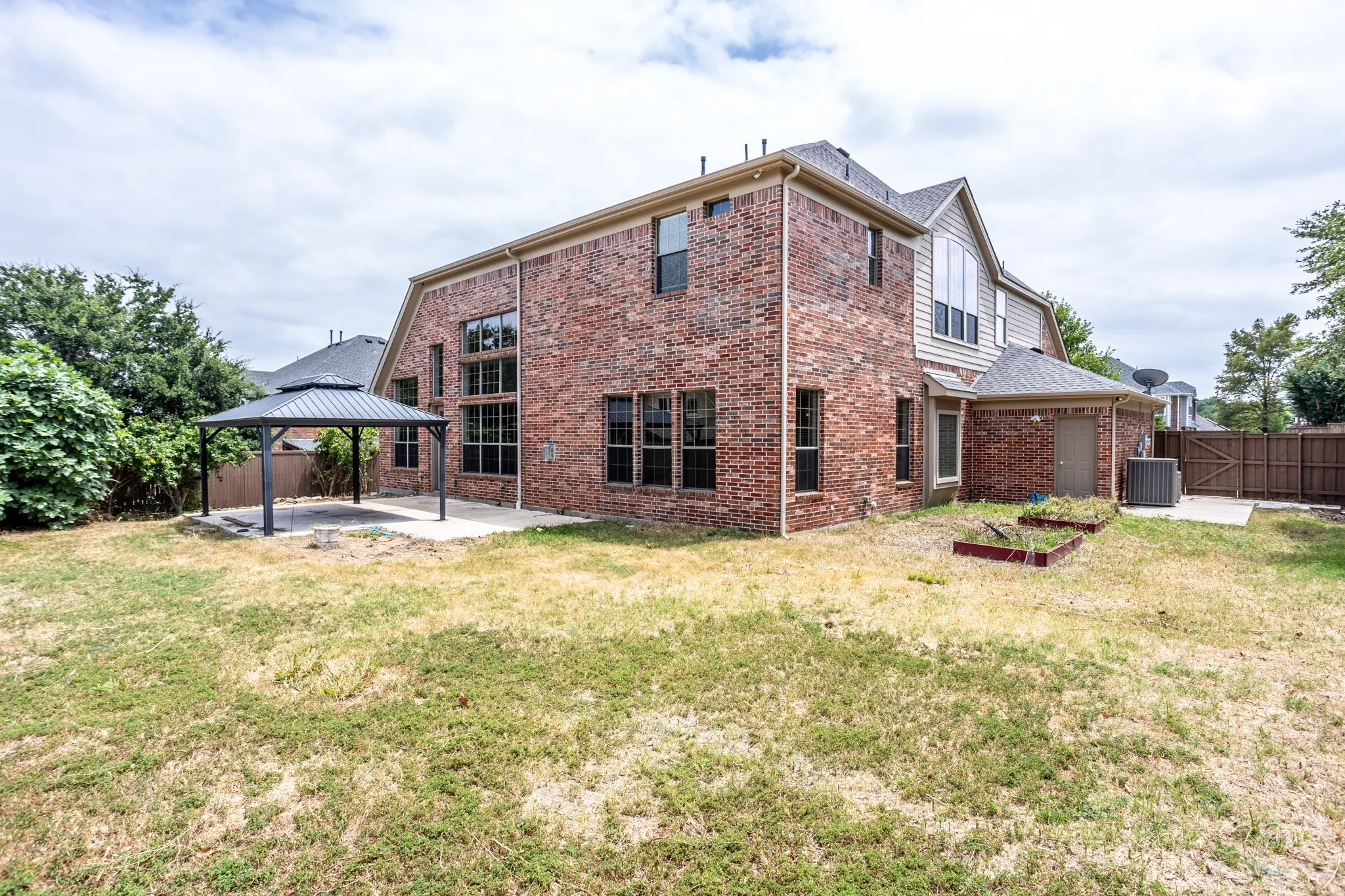 Single Family Residence For Sale in Collin County , 3300 Nottingham Drive, Mc Kinney, Texas 75072, 4 Bedroom, 4 Bathroom, 3 Garage spaces, 4,127 Sqft, built in 2005, mls#21341484, Real Estate Agent in Mc Kinney, Homes For Sale in Collin county, Homes For Sale in Mc Kinney, Realtor in Mc Kinney Texas, Real Estate Brokerage Independent Realty Texas, Luminita Cordes Realtor