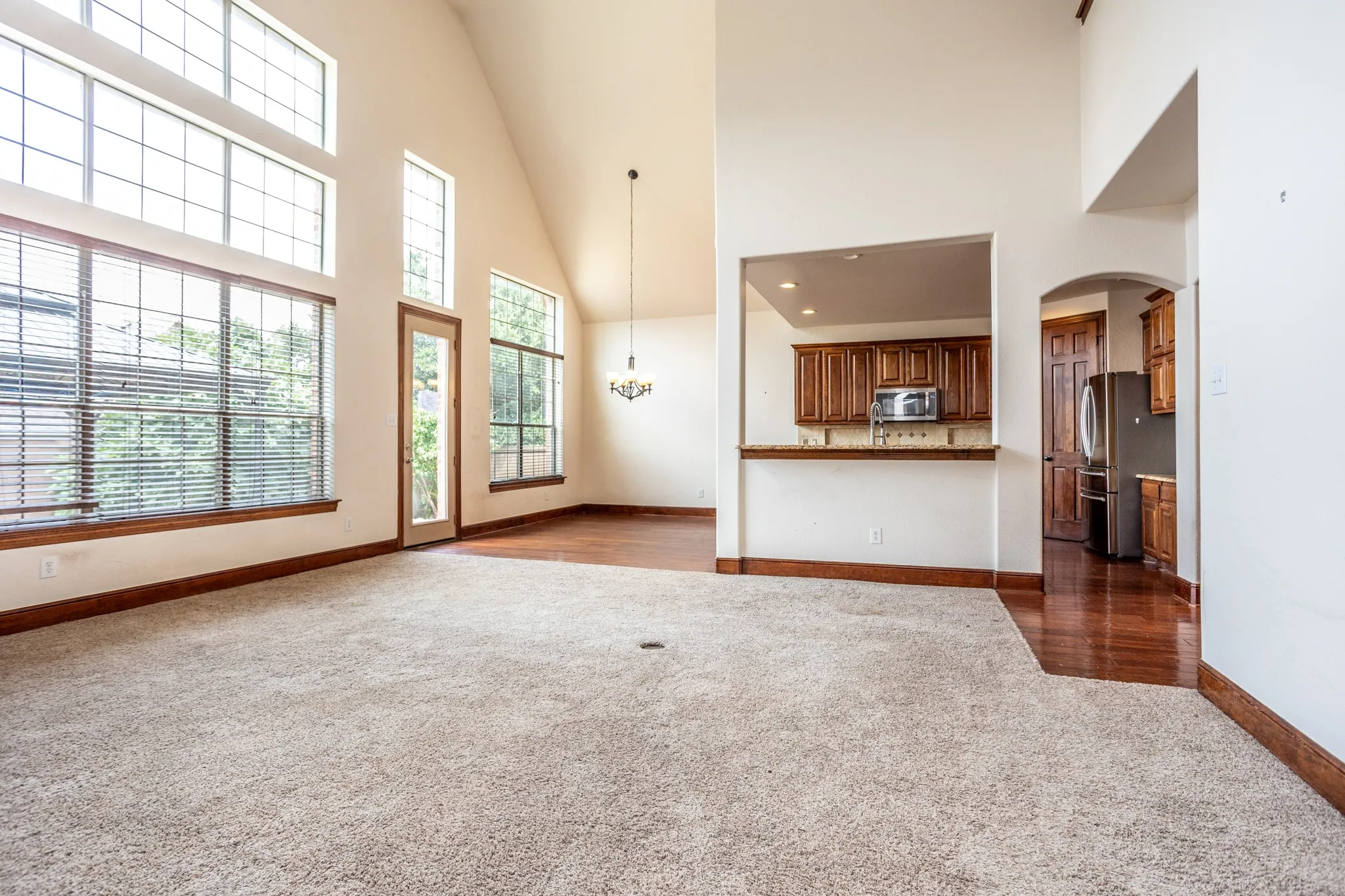 Single Family Residence For Sale in Collin County , 3300 Nottingham Drive, Mc Kinney, Texas 75072, 4 Bedroom, 4 Bathroom, 3 Garage spaces, 4,127 Sqft, built in 2005, mls#21341484, Real Estate Agent in Mc Kinney, Homes For Sale in Collin county, Homes For Sale in Mc Kinney, Realtor in Mc Kinney Texas, Real Estate Brokerage Independent Realty Texas, Luminita Cordes Realtor