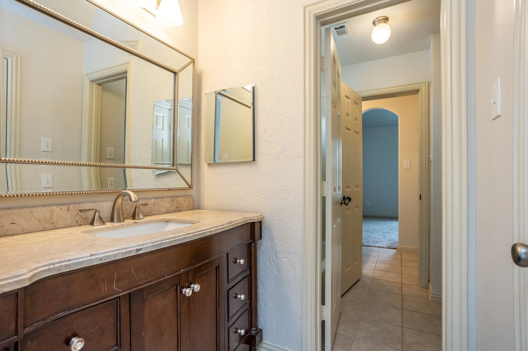 Single Family Residence For Sale in Collin County , 3300 Nottingham Drive, Mc Kinney, Texas 75072, 4 Bedroom, 4 Bathroom, 3 Garage spaces, 4,127 Sqft, built in 2005, mls#21341484, Real Estate Agent in Mc Kinney, Homes For Sale in Collin county, Homes For Sale in Mc Kinney, Realtor in Mc Kinney Texas, Real Estate Brokerage Independent Realty Texas, Luminita Cordes Realtor