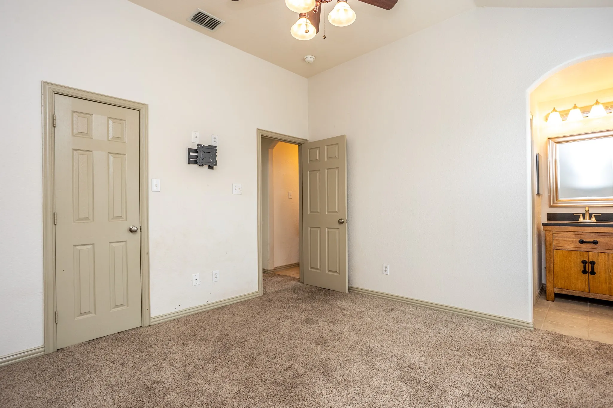 Single Family Residence For Sale in Collin County , 3300 Nottingham Drive, Mc Kinney, Texas 75072, 4 Bedroom, 4 Bathroom, 3 Garage spaces, 4,127 Sqft, built in 2005, mls#21341484, Real Estate Agent in Mc Kinney, Homes For Sale in Collin county, Homes For Sale in Mc Kinney, Realtor in Mc Kinney Texas, Real Estate Brokerage Independent Realty Texas, Luminita Cordes Realtor