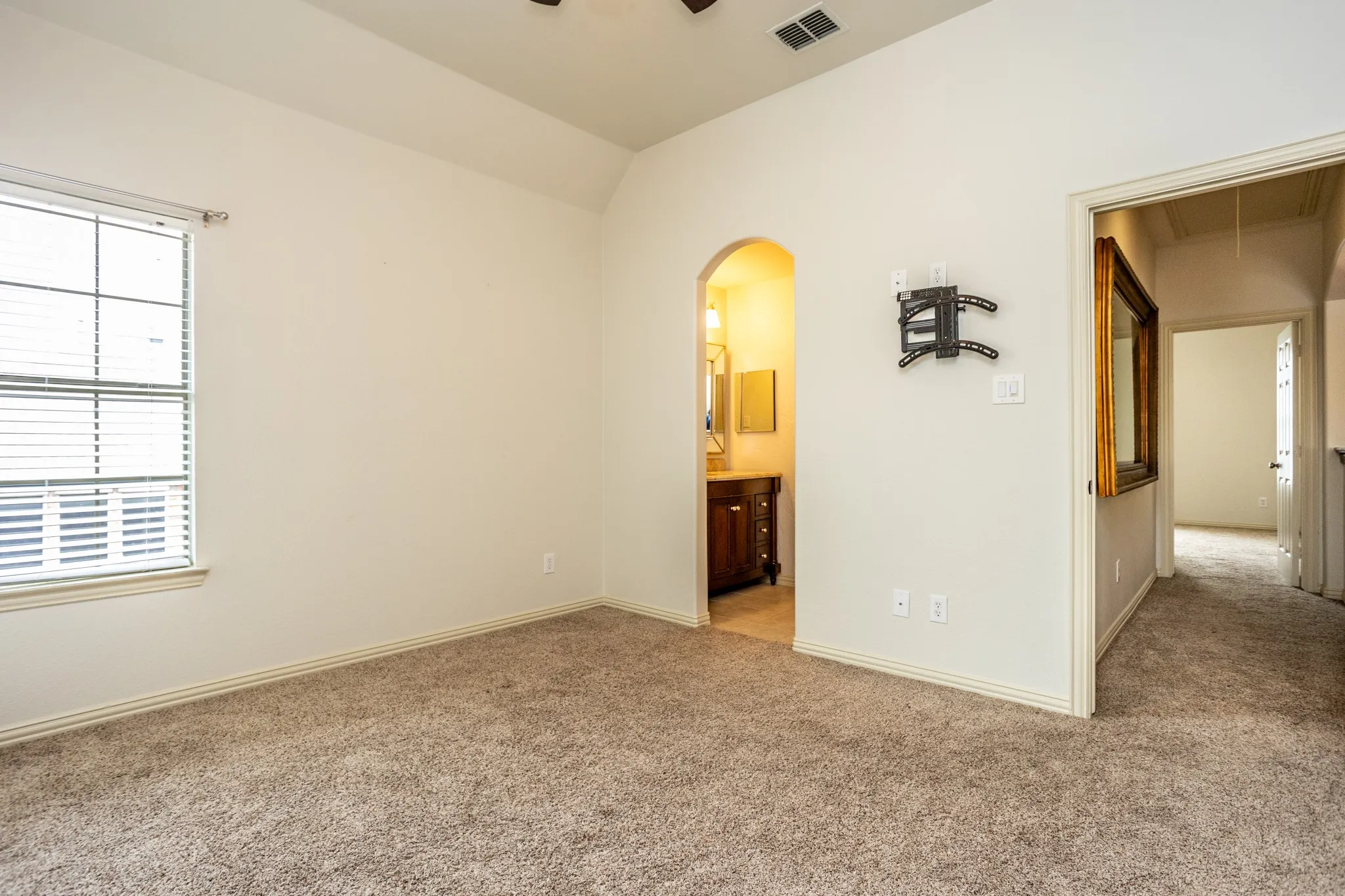 Single Family Residence For Sale in Collin County , 3300 Nottingham Drive, Mc Kinney, Texas 75072, 4 Bedroom, 4 Bathroom, 3 Garage spaces, 4,127 Sqft, built in 2005, mls#21341484, Real Estate Agent in Mc Kinney, Homes For Sale in Collin county, Homes For Sale in Mc Kinney, Realtor in Mc Kinney Texas, Real Estate Brokerage Independent Realty Texas, Luminita Cordes Realtor