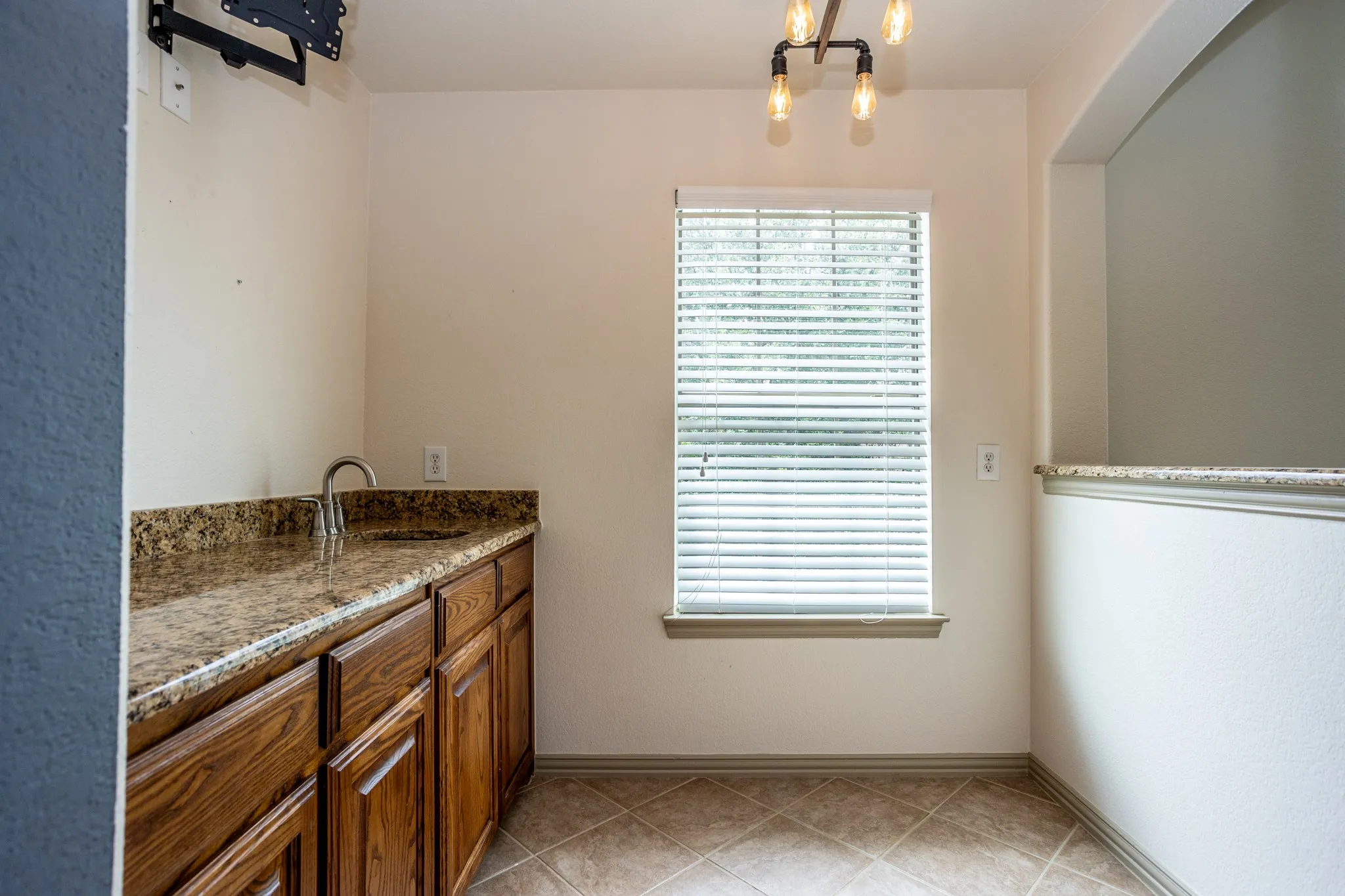 Single Family Residence For Sale in Collin County , 3300 Nottingham Drive, Mc Kinney, Texas 75072, 4 Bedroom, 4 Bathroom, 3 Garage spaces, 4,127 Sqft, built in 2005, mls#21341484, Real Estate Agent in Mc Kinney, Homes For Sale in Collin county, Homes For Sale in Mc Kinney, Realtor in Mc Kinney Texas, Real Estate Brokerage Independent Realty Texas, Luminita Cordes Realtor
