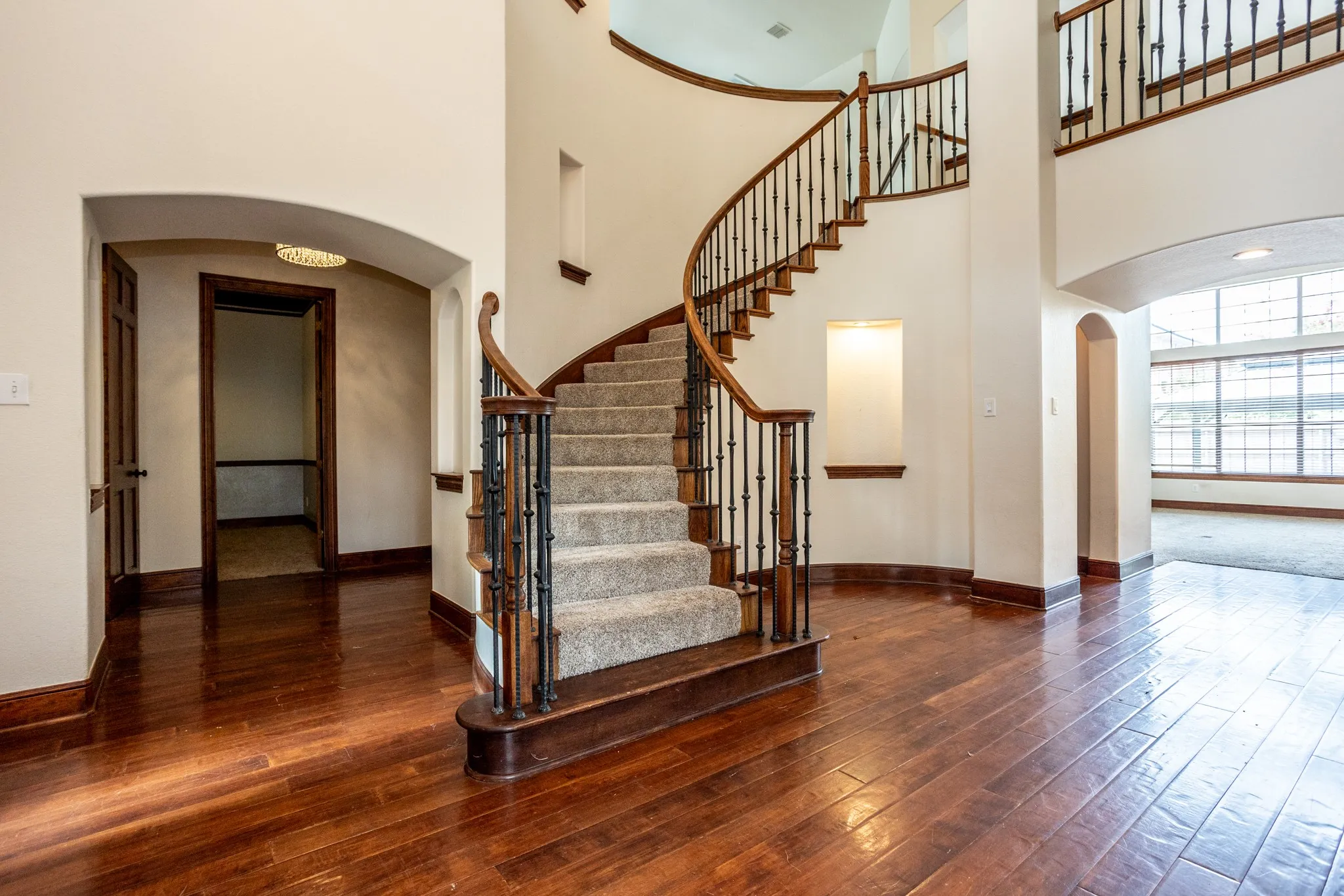 Single Family Residence For Sale in Collin County , 3300 Nottingham Drive, Mc Kinney, Texas 75072, 4 Bedroom, 4 Bathroom, 3 Garage spaces, 4,127 Sqft, built in 2005, mls#21341484, Real Estate Agent in Mc Kinney, Homes For Sale in Collin county, Homes For Sale in Mc Kinney, Realtor in Mc Kinney Texas, Real Estate Brokerage Independent Realty Texas, Luminita Cordes Realtor