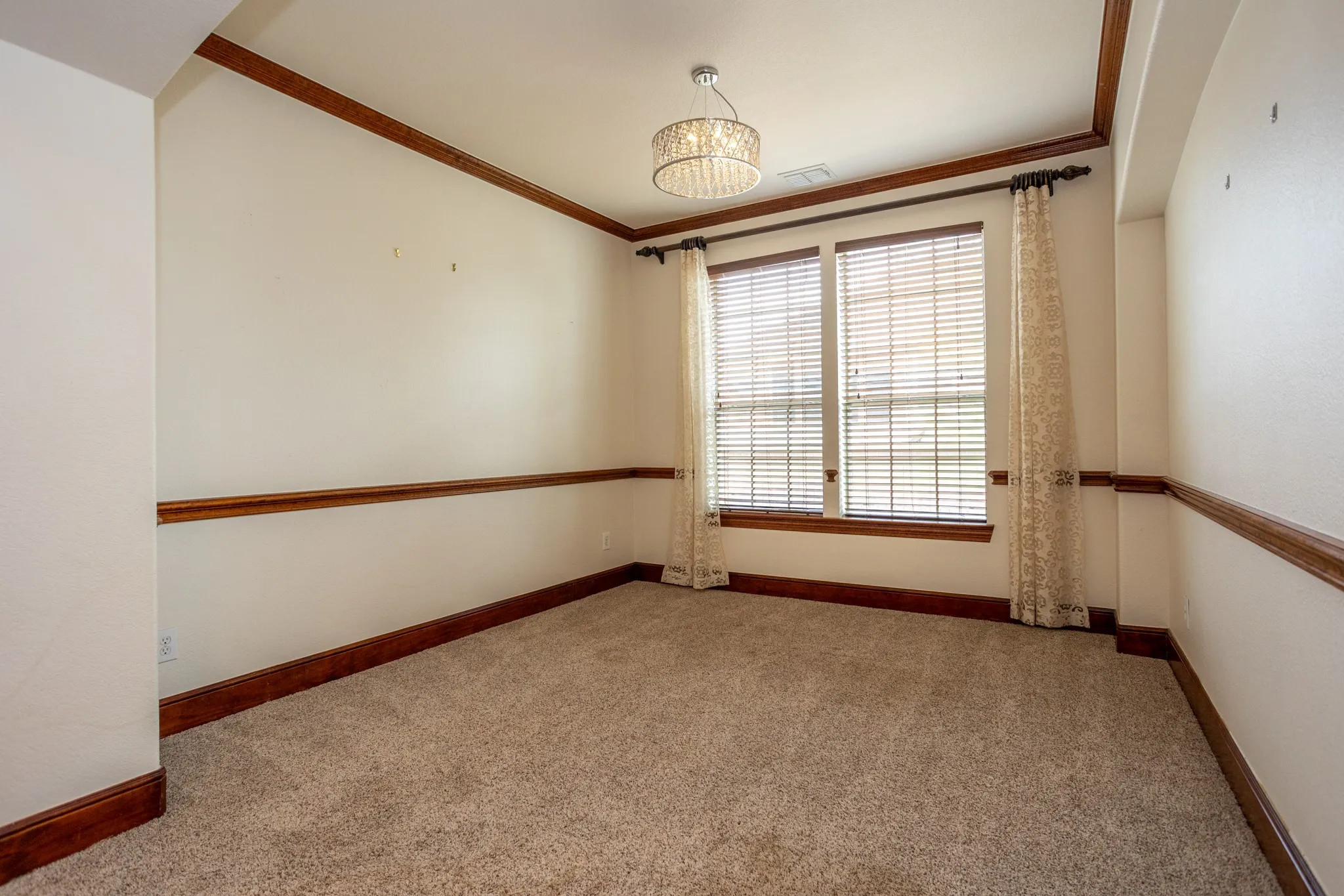 Single Family Residence For Sale in Collin County , 3300 Nottingham Drive, Mc Kinney, Texas 75072, 4 Bedroom, 4 Bathroom, 3 Garage spaces, 4,127 Sqft, built in 2005, mls#21341484, Real Estate Agent in Mc Kinney, Homes For Sale in Collin county, Homes For Sale in Mc Kinney, Realtor in Mc Kinney Texas, Real Estate Brokerage Independent Realty Texas, Luminita Cordes Realtor