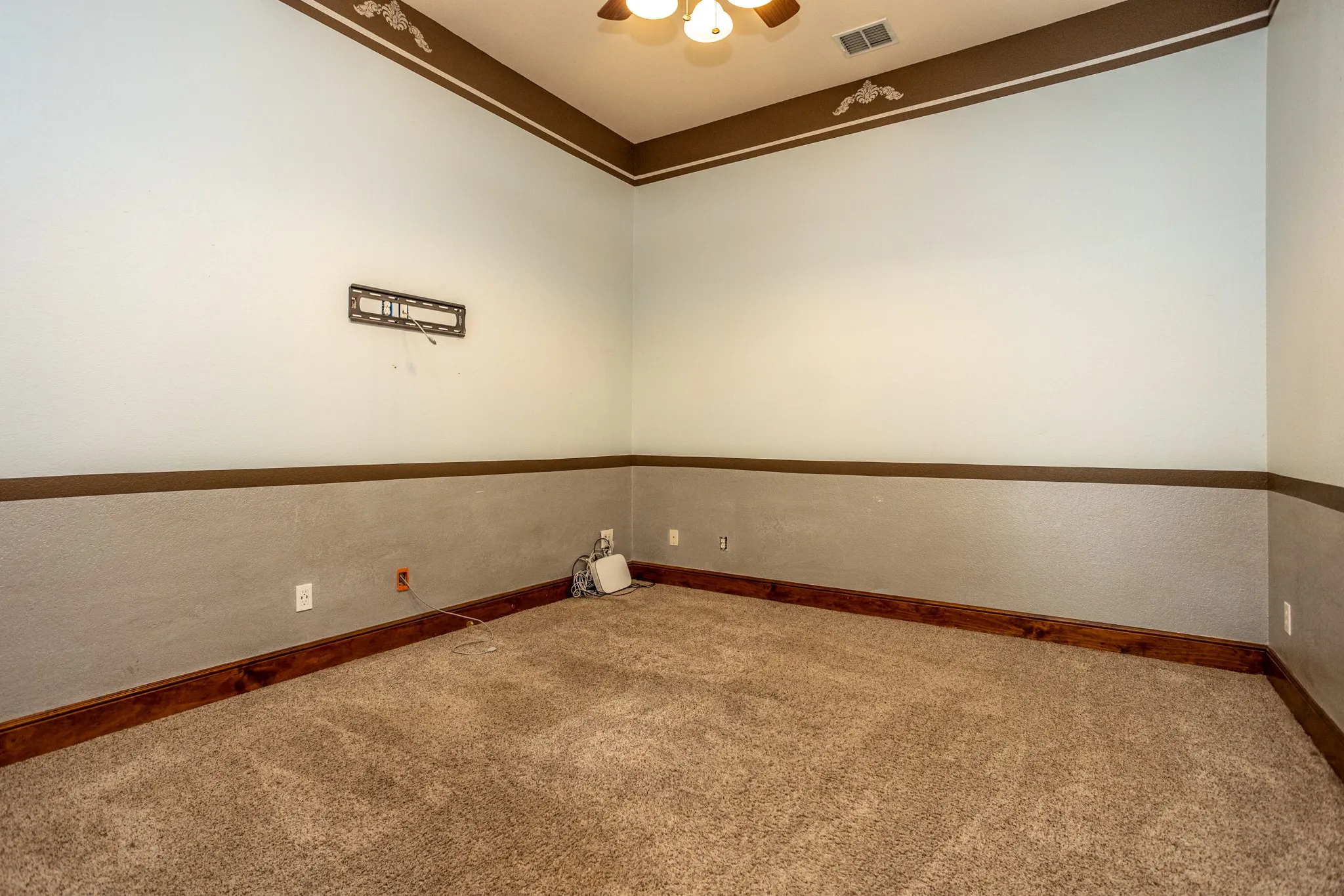 Single Family Residence For Sale in Collin County , 3300 Nottingham Drive, Mc Kinney, Texas 75072, 4 Bedroom, 4 Bathroom, 3 Garage spaces, 4,127 Sqft, built in 2005, mls#21341484, Real Estate Agent in Mc Kinney, Homes For Sale in Collin county, Homes For Sale in Mc Kinney, Realtor in Mc Kinney Texas, Real Estate Brokerage Independent Realty Texas, Luminita Cordes Realtor