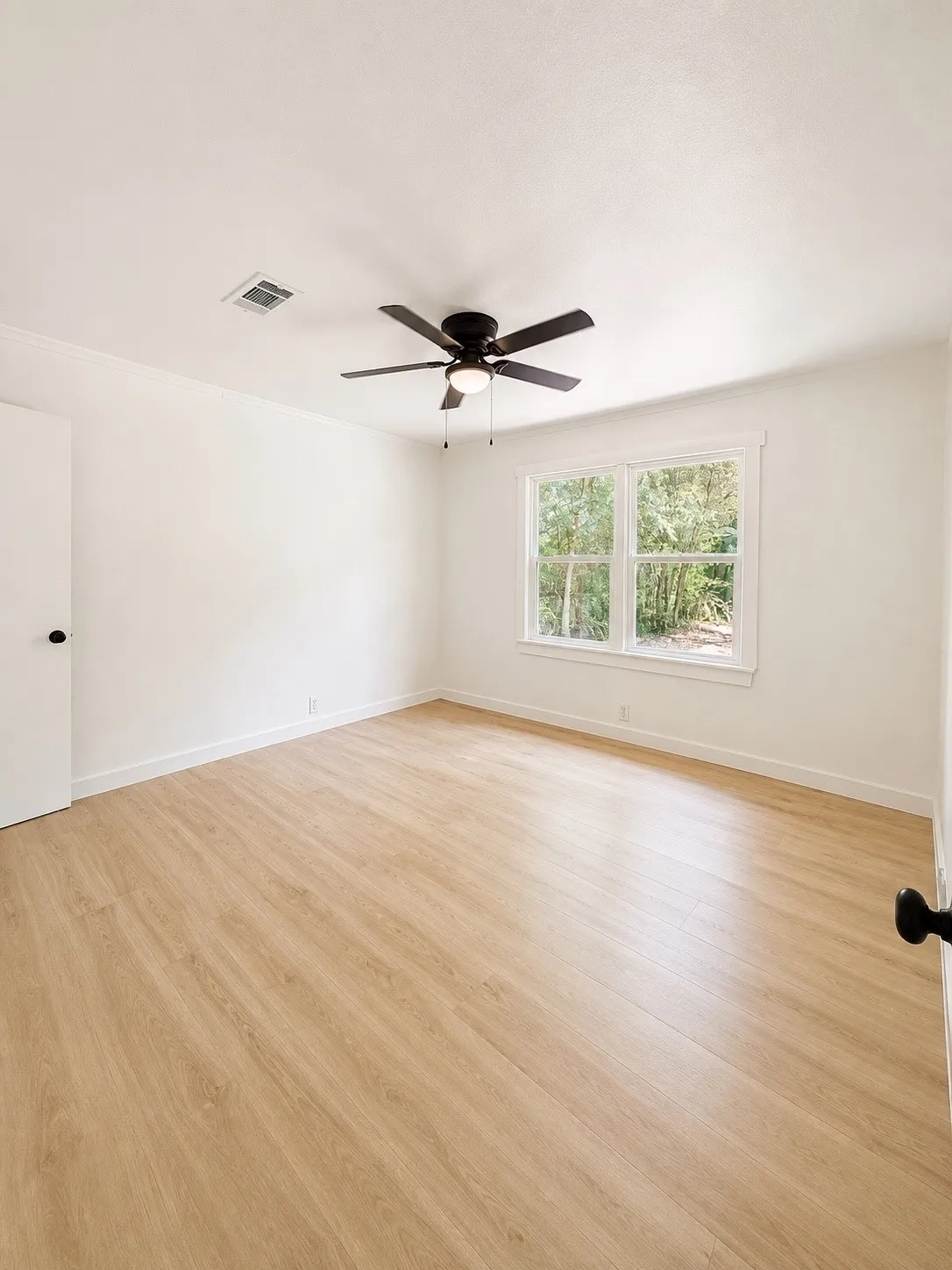 Single Family Residence For Sale in Tarrant County , 5517 Santa Barbara Avenue, Fort Worth, Texas 76114, 3 Bedroom, 2 Bathroom, Garage spaces, 1,586 Sqft, built in 1956, mls#21341269, Real Estate Agent in Fort Worth, Homes For Sale in Tarrant county, Homes For Sale in Fort Worth, Realtor in Fort Worth Texas, Real Estate Brokerage Independent Realty Texas, Luminita Cordes Realtor