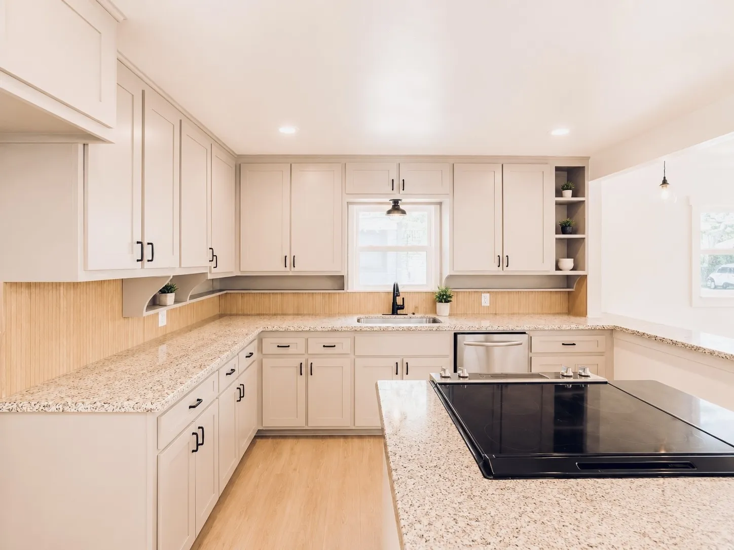 Single Family Residence For Sale in Tarrant County , 5517 Santa Barbara Avenue, Fort Worth, Texas 76114, 3 Bedroom, 2 Bathroom, Garage spaces, 1,586 Sqft, built in 1956, mls#21341269, Real Estate Agent in Fort Worth, Homes For Sale in Tarrant county, Homes For Sale in Fort Worth, Realtor in Fort Worth Texas, Real Estate Brokerage Independent Realty Texas, Luminita Cordes Realtor
