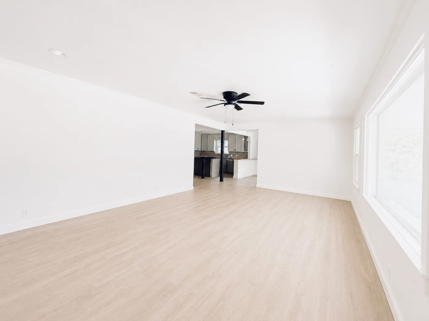 Single Family Residence For Sale in Tarrant County , 5517 Santa Barbara Avenue, Fort Worth, Texas 76114, 3 Bedroom, 2 Bathroom, Garage spaces, 1,586 Sqft, built in 1956, mls#21341269, Real Estate Agent in Fort Worth, Homes For Sale in Tarrant county, Homes For Sale in Fort Worth, Realtor in Fort Worth Texas, Real Estate Brokerage Independent Realty Texas, Luminita Cordes Realtor