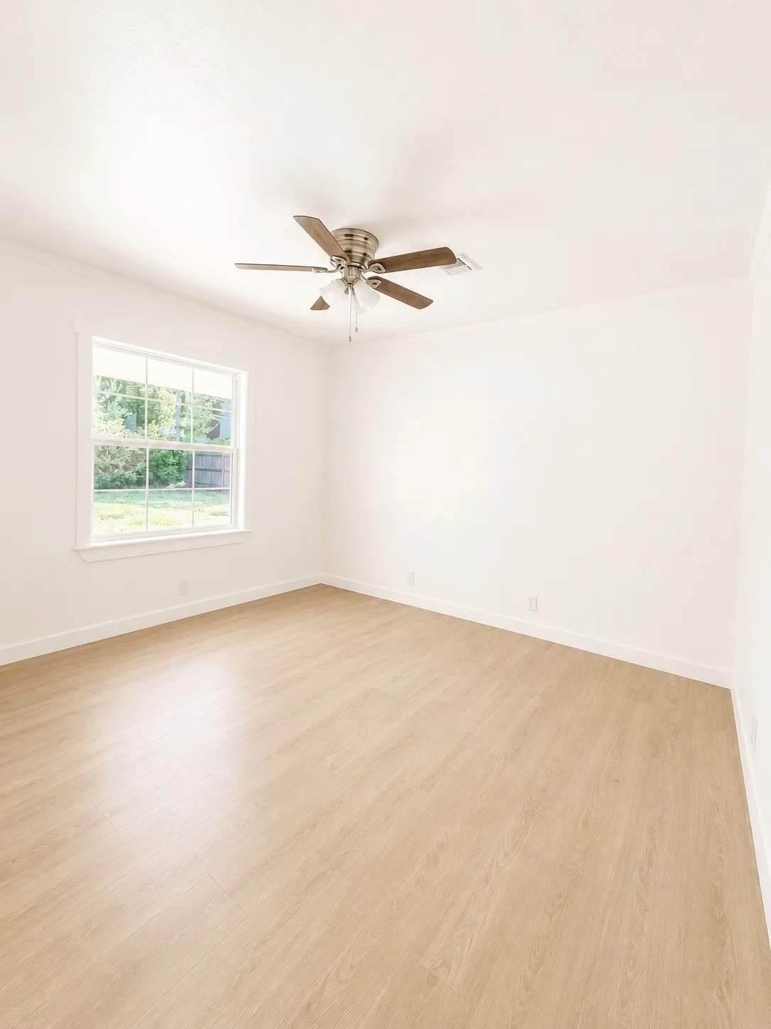 Single Family Residence For Sale in Tarrant County , 5517 Santa Barbara Avenue, Fort Worth, Texas 76114, 3 Bedroom, 2 Bathroom, Garage spaces, 1,586 Sqft, built in 1956, mls#21341269, Real Estate Agent in Fort Worth, Homes For Sale in Tarrant county, Homes For Sale in Fort Worth, Realtor in Fort Worth Texas, Real Estate Brokerage Independent Realty Texas, Luminita Cordes Realtor
