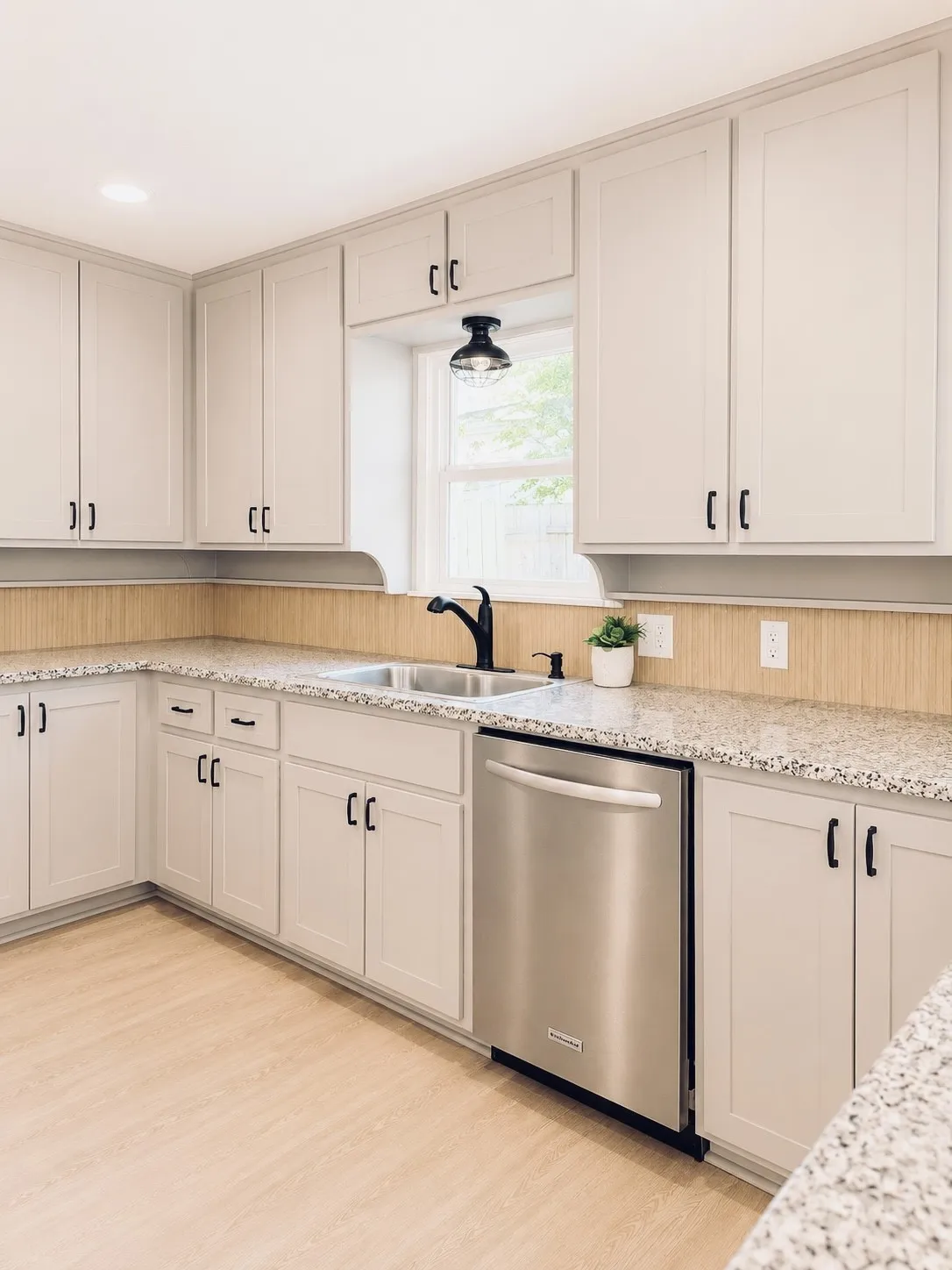 Single Family Residence For Sale in Tarrant County , 5517 Santa Barbara Avenue, Fort Worth, Texas 76114, 3 Bedroom, 2 Bathroom, Garage spaces, 1,586 Sqft, built in 1956, mls#21341269, Real Estate Agent in Fort Worth, Homes For Sale in Tarrant county, Homes For Sale in Fort Worth, Realtor in Fort Worth Texas, Real Estate Brokerage Independent Realty Texas, Luminita Cordes Realtor