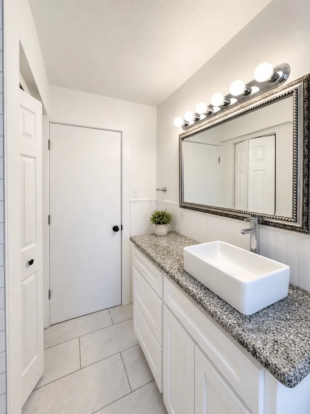 Single Family Residence For Sale in Tarrant County , 5517 Santa Barbara Avenue, Fort Worth, Texas 76114, 3 Bedroom, 2 Bathroom, Garage spaces, 1,586 Sqft, built in 1956, mls#21341269, Real Estate Agent in Fort Worth, Homes For Sale in Tarrant county, Homes For Sale in Fort Worth, Realtor in Fort Worth Texas, Real Estate Brokerage Independent Realty Texas, Luminita Cordes Realtor