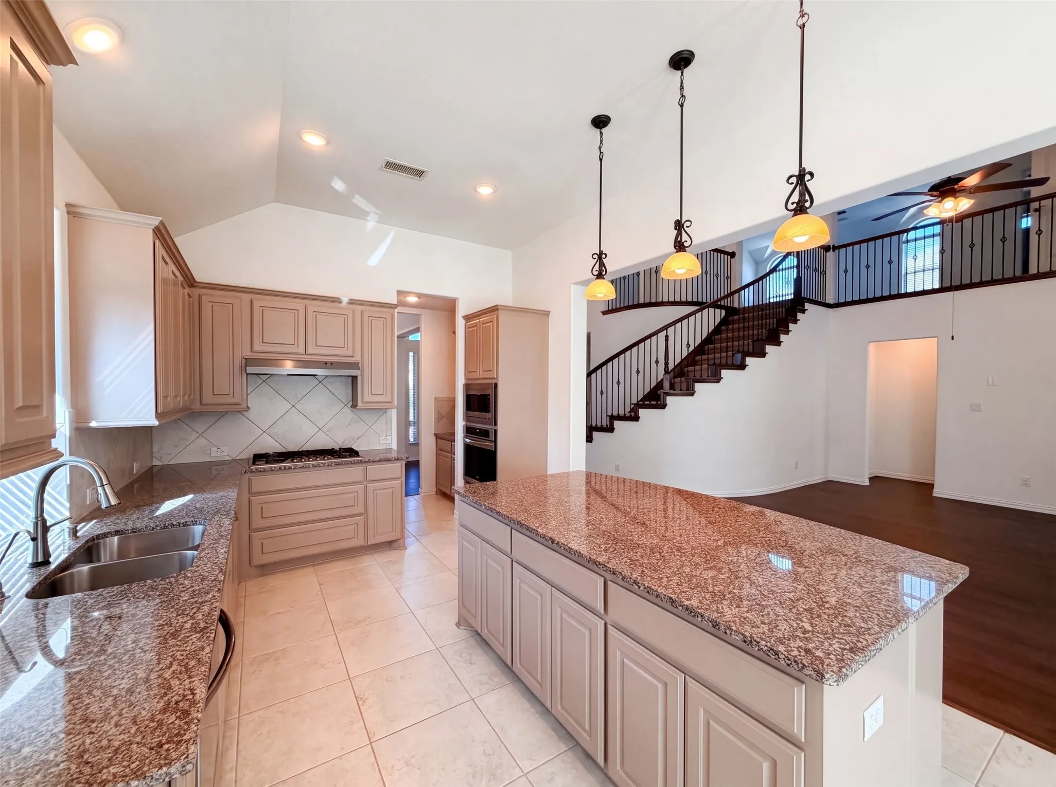 Single Family Residence For Sale in Dallas County , 4305 Curlew Lane, Garland, Texas 75043, 4 Bedroom, 4 Bathroom, 3 Garage spaces, 3,421 Sqft, built in 2020, mls#21341504, Real Estate Agent in Garland, Homes For Sale in Dallas county, Homes For Sale in Garland, Realtor in Garland Texas, Real Estate Brokerage Independent Realty Texas, Luminita Cordes Realtor