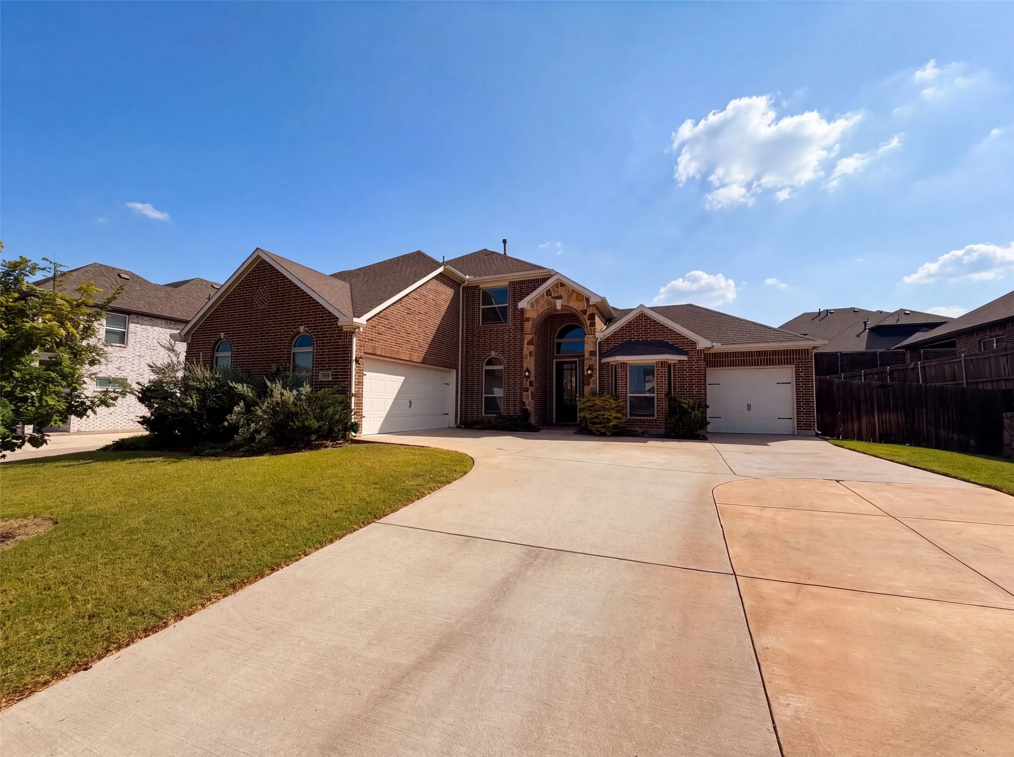 Single Family Residence For Sale in Dallas County , 4305 Curlew Lane, Garland, Texas 75043, 4 Bedroom, 4 Bathroom, 3 Garage spaces, 3,421 Sqft, built in 2020, mls#21341504, Real Estate Agent in Garland, Homes For Sale in Dallas county, Homes For Sale in Garland, Realtor in Garland Texas, Real Estate Brokerage Independent Realty Texas, Luminita Cordes Realtor