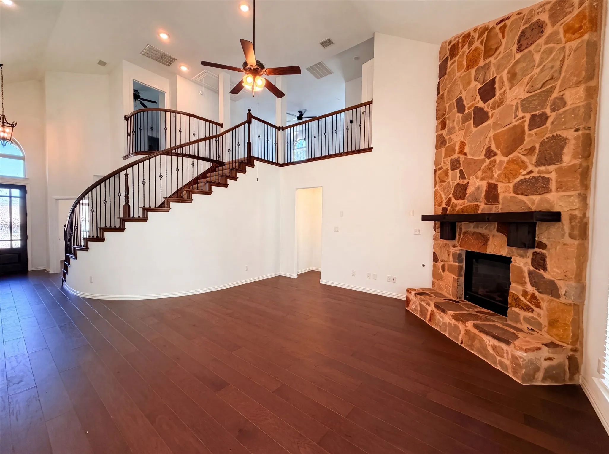 Single Family Residence For Sale in Dallas County , 4305 Curlew Lane, Garland, Texas 75043, 4 Bedroom, 4 Bathroom, 3 Garage spaces, 3,421 Sqft, built in 2020, mls#21341504, Real Estate Agent in Garland, Homes For Sale in Dallas county, Homes For Sale in Garland, Realtor in Garland Texas, Real Estate Brokerage Independent Realty Texas, Luminita Cordes Realtor