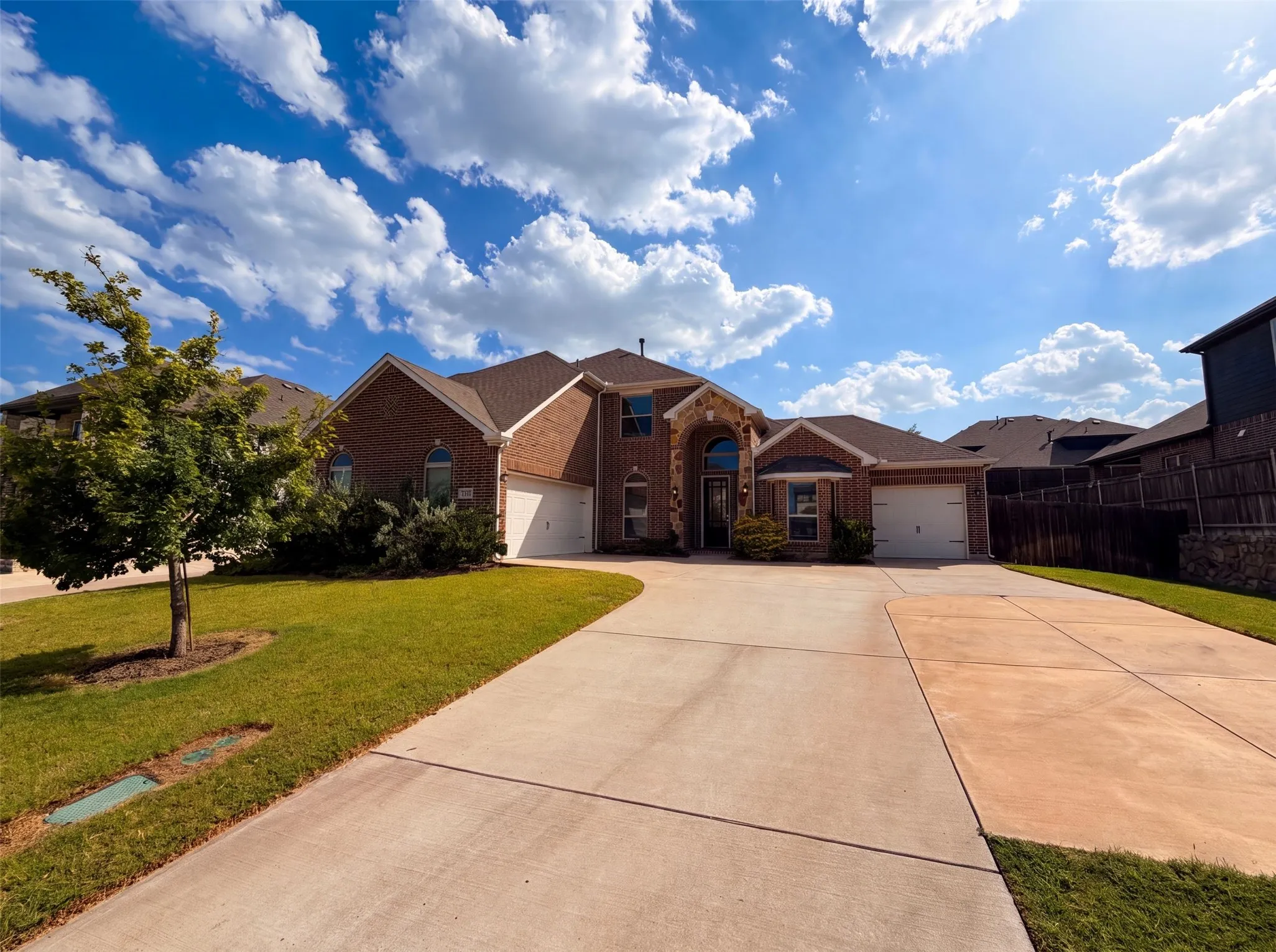 Single Family Residence For Sale in Dallas County , 4305 Curlew Lane, Garland, Texas 75043, 4 Bedroom, 4 Bathroom, 3 Garage spaces, 3,421 Sqft, built in 2020, mls#21341504, Real Estate Agent in Garland, Homes For Sale in Dallas county, Homes For Sale in Garland, Realtor in Garland Texas, Real Estate Brokerage Independent Realty Texas, Luminita Cordes Realtor