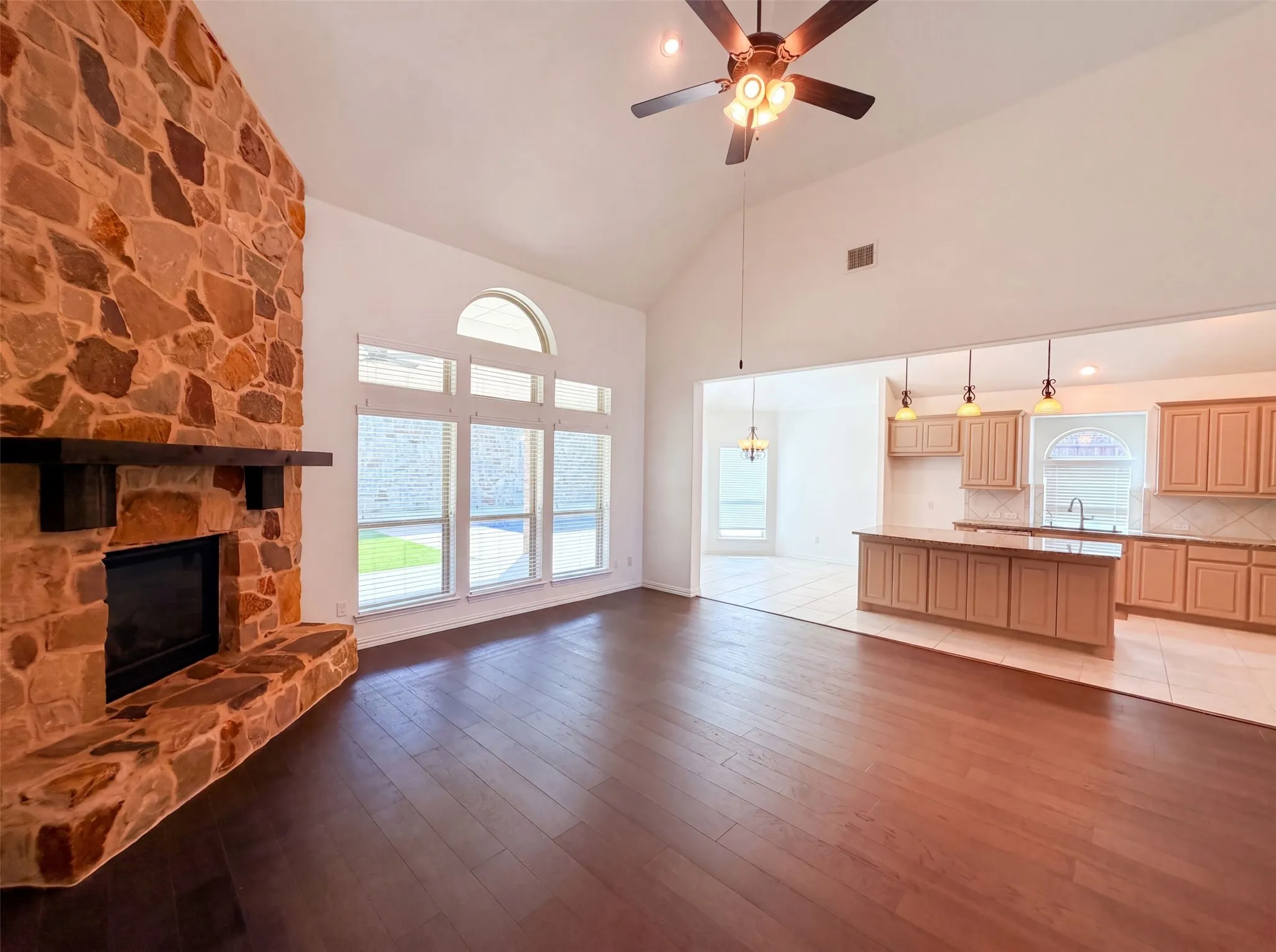Single Family Residence For Sale in Dallas County , 4305 Curlew Lane, Garland, Texas 75043, 4 Bedroom, 4 Bathroom, 3 Garage spaces, 3,421 Sqft, built in 2020, mls#21341504, Real Estate Agent in Garland, Homes For Sale in Dallas county, Homes For Sale in Garland, Realtor in Garland Texas, Real Estate Brokerage Independent Realty Texas, Luminita Cordes Realtor