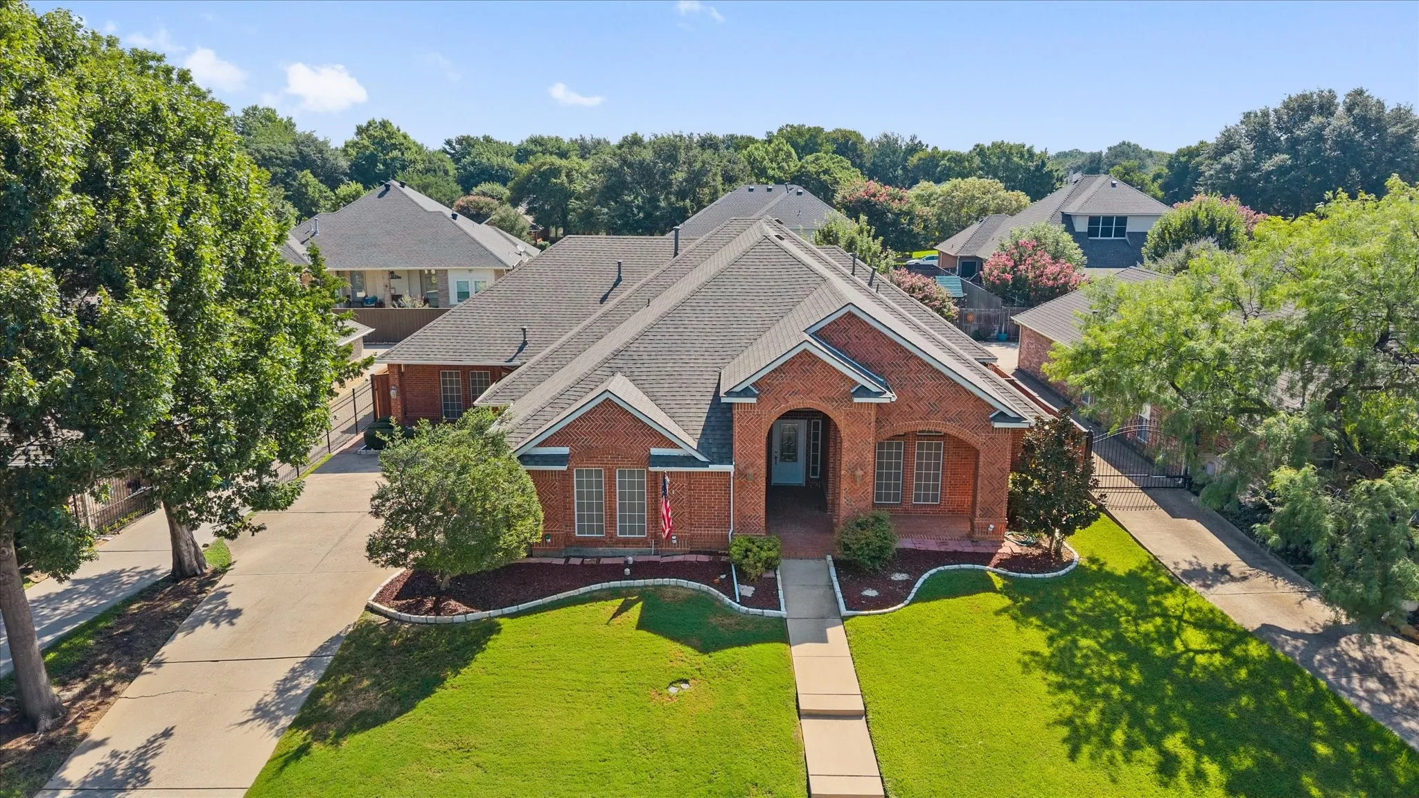 Single Family Residence For Sale in Tarrant County , 1013 Brook Arbor Drive, Mansfield, Texas 76063, 4 Bedroom, 3 Bathroom, 2 Garage spaces, 2,984 Sqft, built in 1999, mls#21341311, Real Estate Agent in Mansfield, Homes For Sale in Tarrant county, Homes For Sale in Mansfield, Realtor in Mansfield Texas, Real Estate Brokerage Independent Realty Texas, Luminita Cordes Realtor