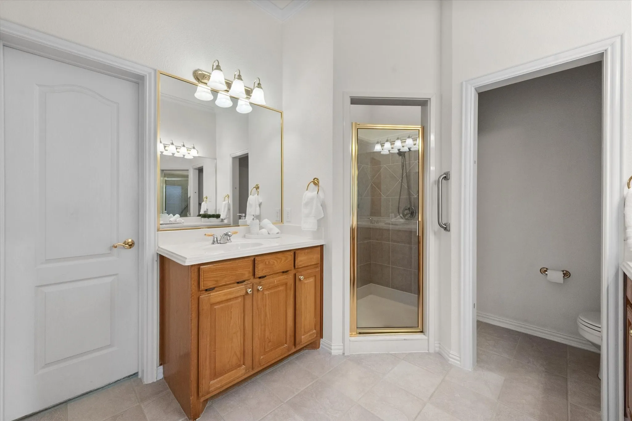 Single Family Residence For Sale in Tarrant County , 1013 Brook Arbor Drive, Mansfield, Texas 76063, 4 Bedroom, 3 Bathroom, 2 Garage spaces, 2,984 Sqft, built in 1999, mls#21341311, Real Estate Agent in Mansfield, Homes For Sale in Tarrant county, Homes For Sale in Mansfield, Realtor in Mansfield Texas, Real Estate Brokerage Independent Realty Texas, Luminita Cordes Realtor