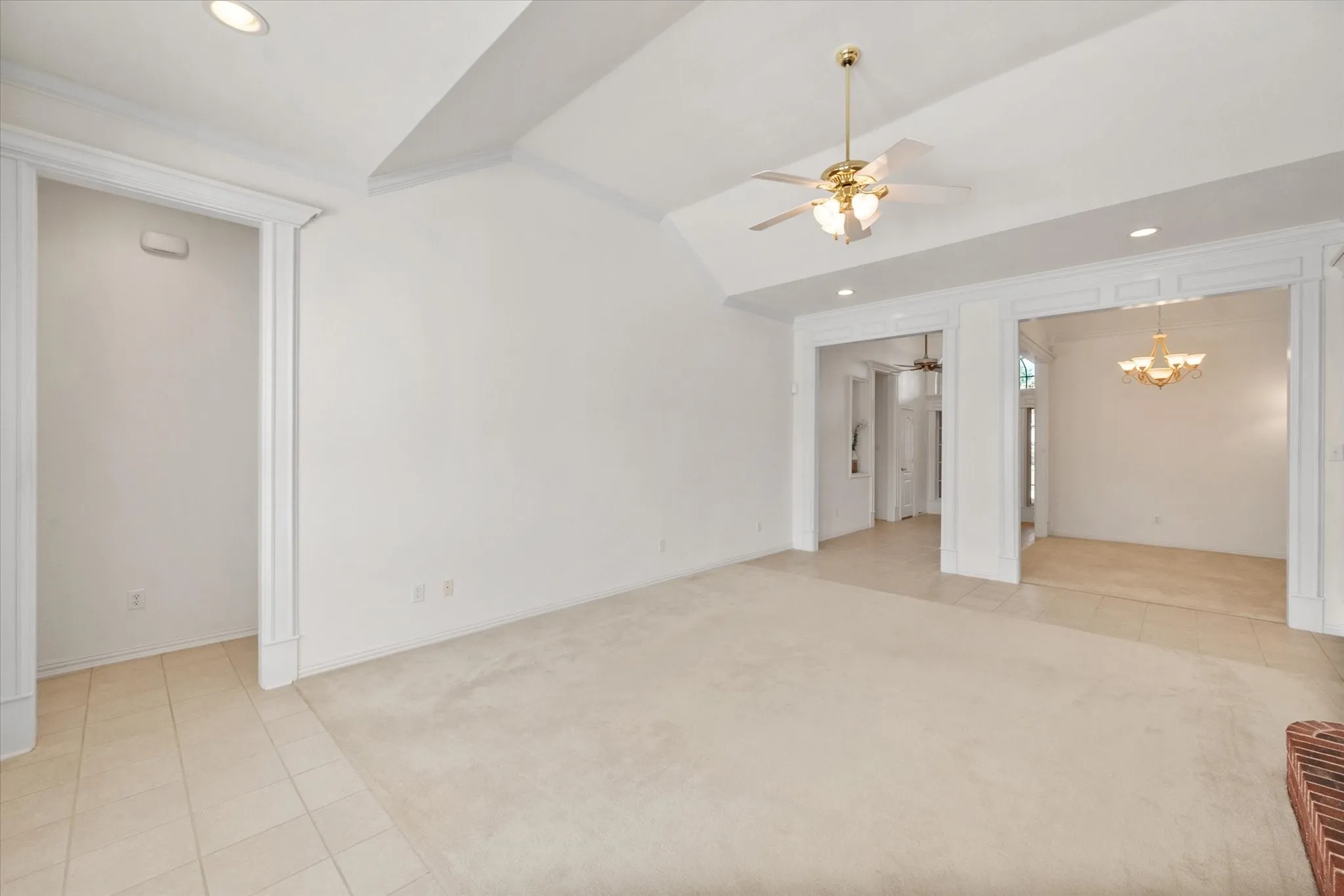 Single Family Residence For Sale in Tarrant County , 1013 Brook Arbor Drive, Mansfield, Texas 76063, 4 Bedroom, 3 Bathroom, 2 Garage spaces, 2,984 Sqft, built in 1999, mls#21341311, Real Estate Agent in Mansfield, Homes For Sale in Tarrant county, Homes For Sale in Mansfield, Realtor in Mansfield Texas, Real Estate Brokerage Independent Realty Texas, Luminita Cordes Realtor