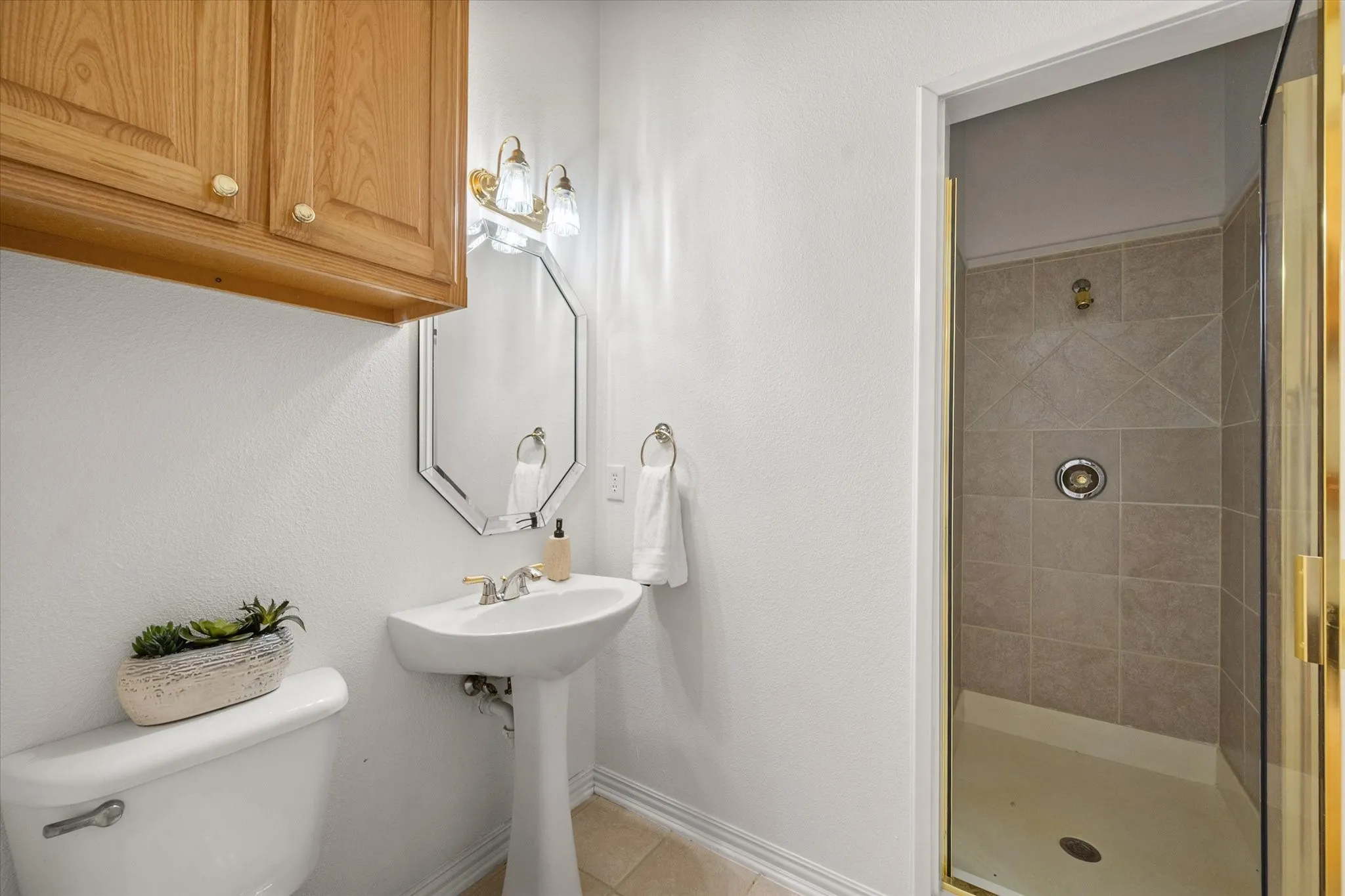 3rd bathroom for guests and fourth bedroom/office