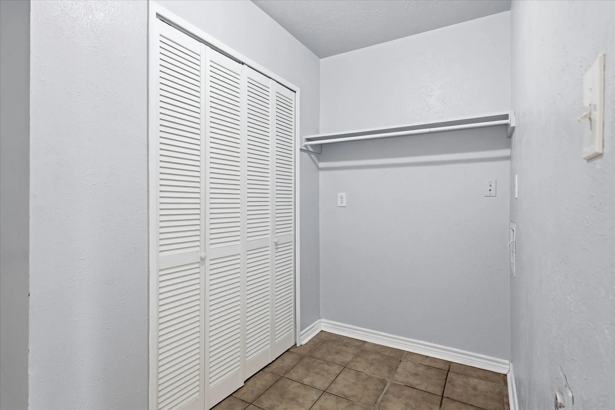 Single Family Residence For Sale in Tarrant County , 4409 Buckeye Street, Fort Worth, Texas 76137, 3 Bedroom, 2 Bathroom, 2 Garage spaces, 1,781 Sqft, built in 1983, mls#21340530, Real Estate Agent in Fort Worth, Homes For Sale in Tarrant county, Homes For Sale in Fort Worth, Realtor in Fort Worth Texas, Real Estate Brokerage Independent Realty Texas, Luminita Cordes Realtor