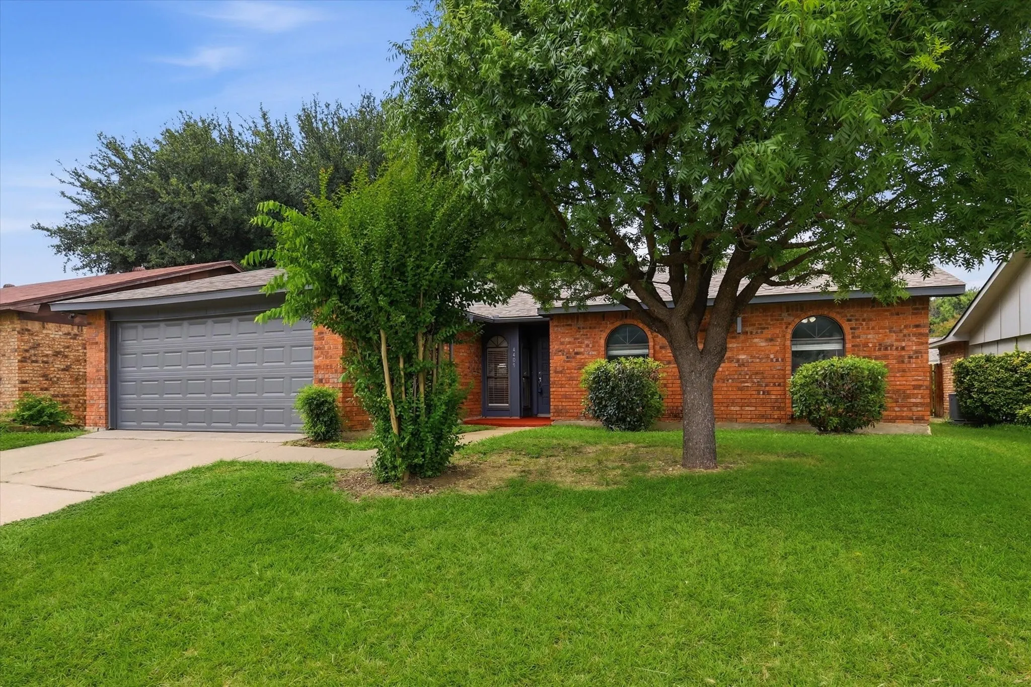 Single Family Residence For Sale in Tarrant County , 4409 Buckeye Street, Fort Worth, Texas 76137, 3 Bedroom, 2 Bathroom, 2 Garage spaces, 1,781 Sqft, built in 1983, mls#21340530, Real Estate Agent in Fort Worth, Homes For Sale in Tarrant county, Homes For Sale in Fort Worth, Realtor in Fort Worth Texas, Real Estate Brokerage Independent Realty Texas, Luminita Cordes Realtor