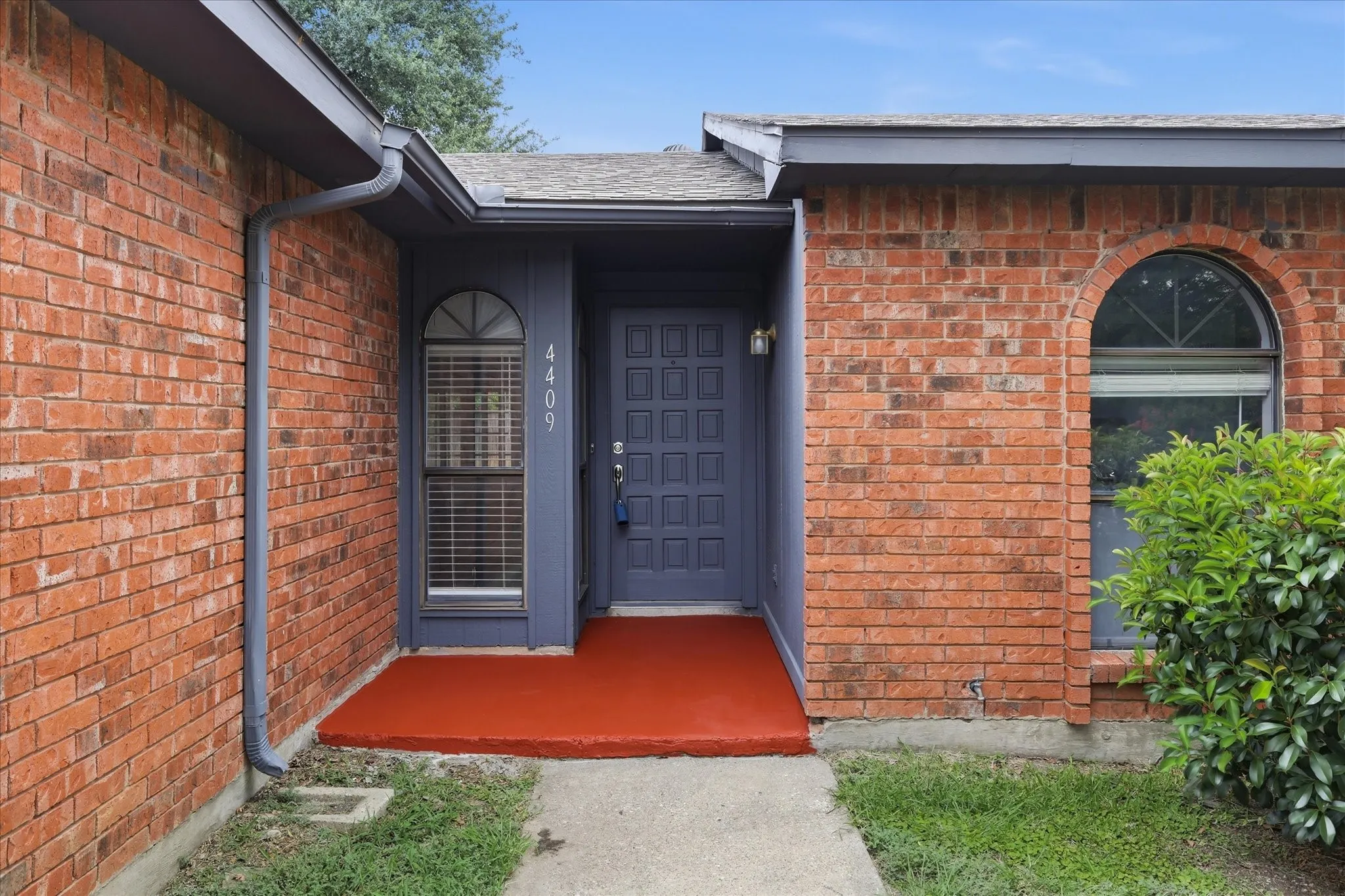 Single Family Residence For Sale in Tarrant County , 4409 Buckeye Street, Fort Worth, Texas 76137, 3 Bedroom, 2 Bathroom, 2 Garage spaces, 1,781 Sqft, built in 1983, mls#21340530, Real Estate Agent in Fort Worth, Homes For Sale in Tarrant county, Homes For Sale in Fort Worth, Realtor in Fort Worth Texas, Real Estate Brokerage Independent Realty Texas, Luminita Cordes Realtor