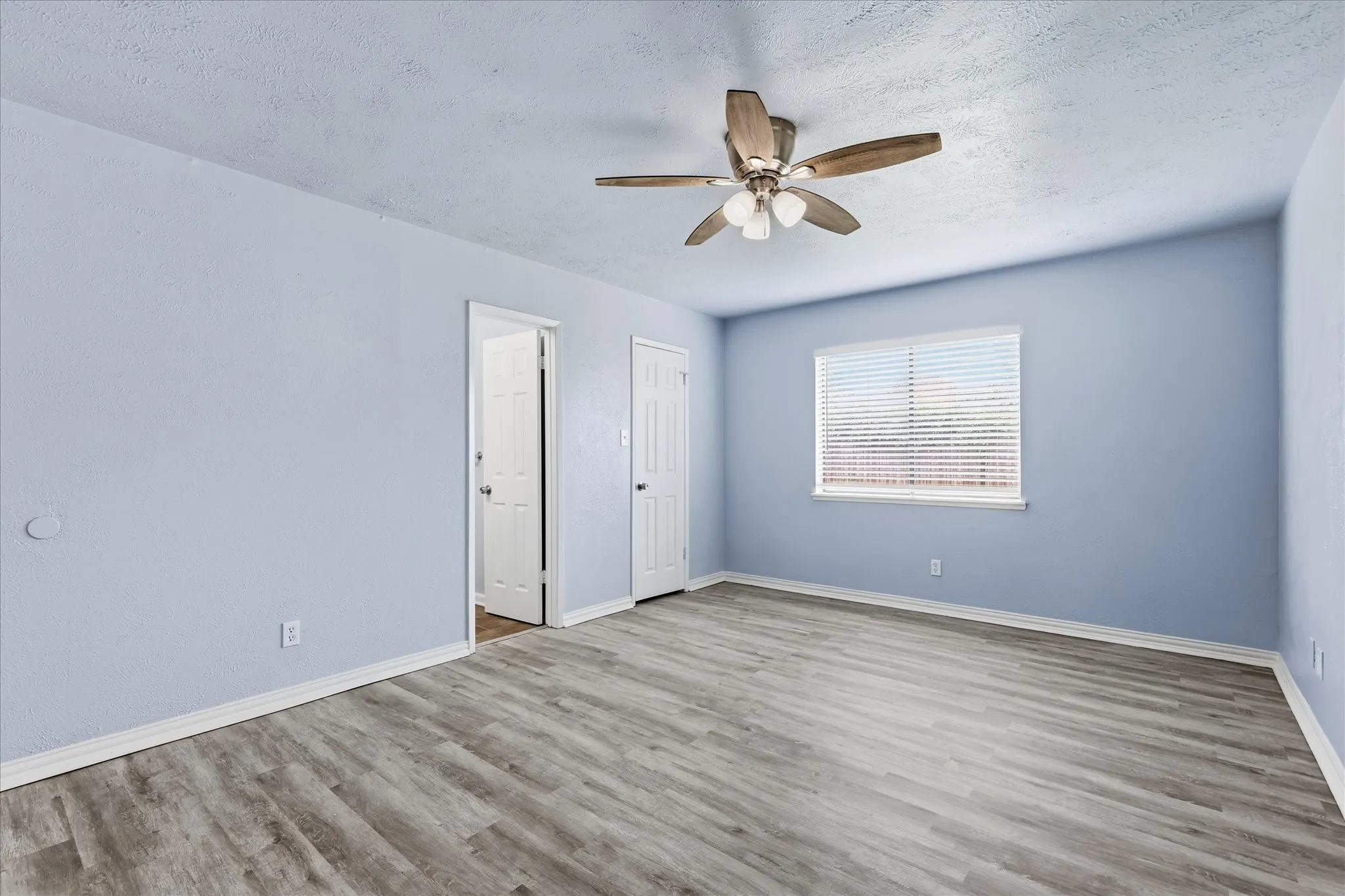 Single Family Residence For Sale in Tarrant County , 4409 Buckeye Street, Fort Worth, Texas 76137, 3 Bedroom, 2 Bathroom, 2 Garage spaces, 1,781 Sqft, built in 1983, mls#21340530, Real Estate Agent in Fort Worth, Homes For Sale in Tarrant county, Homes For Sale in Fort Worth, Realtor in Fort Worth Texas, Real Estate Brokerage Independent Realty Texas, Luminita Cordes Realtor
