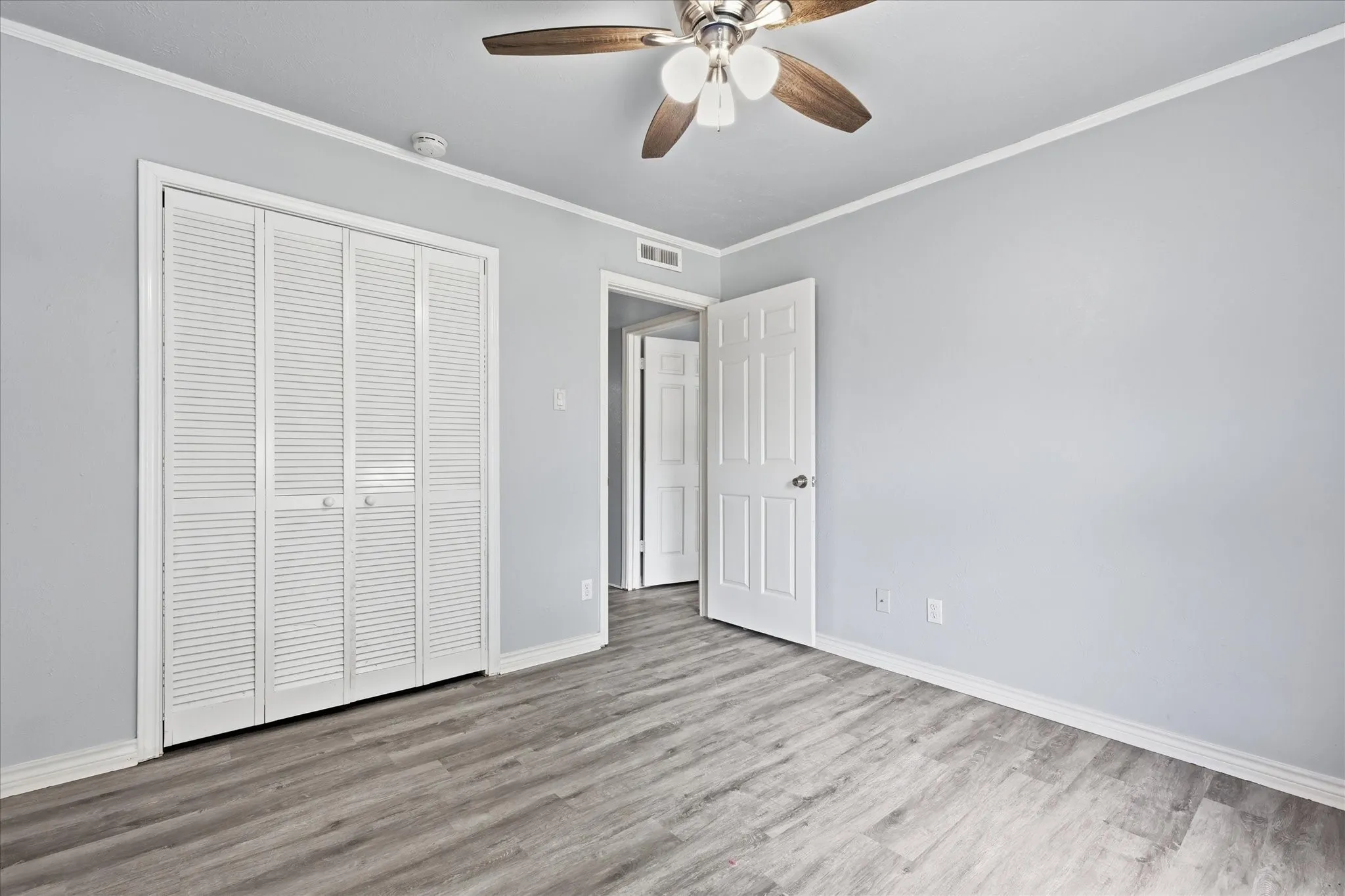 Single Family Residence For Sale in Tarrant County , 4409 Buckeye Street, Fort Worth, Texas 76137, 3 Bedroom, 2 Bathroom, 2 Garage spaces, 1,781 Sqft, built in 1983, mls#21340530, Real Estate Agent in Fort Worth, Homes For Sale in Tarrant county, Homes For Sale in Fort Worth, Realtor in Fort Worth Texas, Real Estate Brokerage Independent Realty Texas, Luminita Cordes Realtor