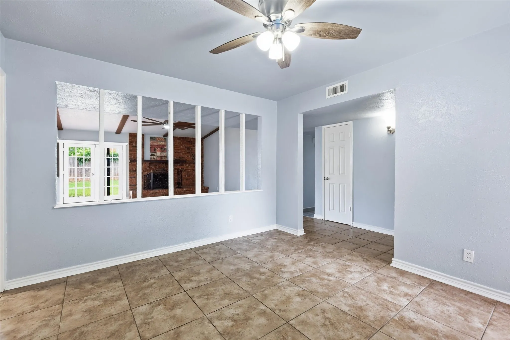 Single Family Residence For Sale in Tarrant County , 4409 Buckeye Street, Fort Worth, Texas 76137, 3 Bedroom, 2 Bathroom, 2 Garage spaces, 1,781 Sqft, built in 1983, mls#21340530, Real Estate Agent in Fort Worth, Homes For Sale in Tarrant county, Homes For Sale in Fort Worth, Realtor in Fort Worth Texas, Real Estate Brokerage Independent Realty Texas, Luminita Cordes Realtor