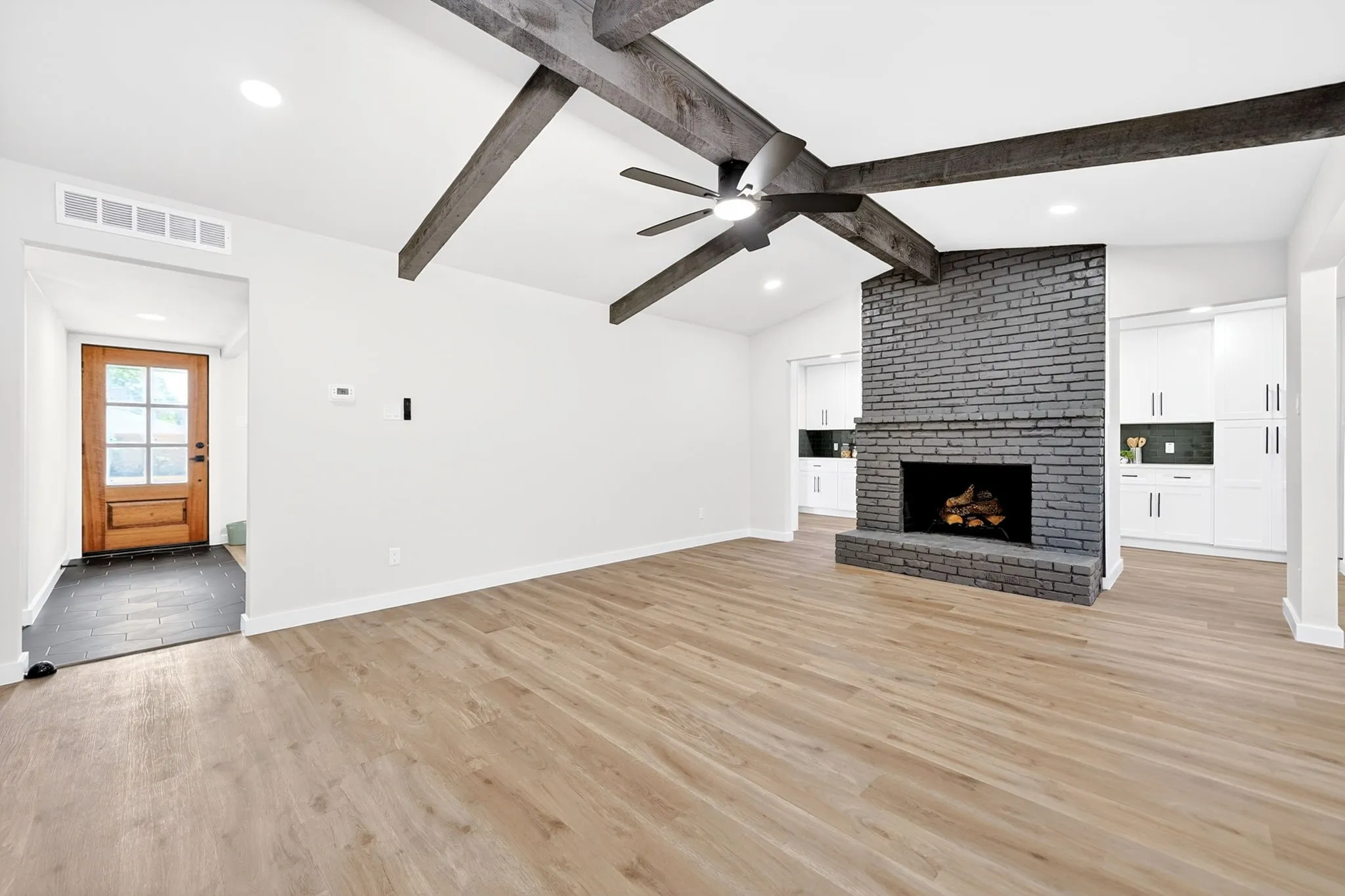 Single Family Residence For Sale in Dallas County , 5737 Everglade Road, Dallas, Texas 75227, 4 Bedroom, 2 Bathroom, 2 Garage spaces, 1,978 Sqft, built in 1968, mls#21341213, Real Estate Agent in Dallas, Homes For Sale in Dallas county, Homes For Sale in Dallas, Realtor in Dallas Texas, Real Estate Brokerage Independent Realty Texas, Luminita Cordes Realtor