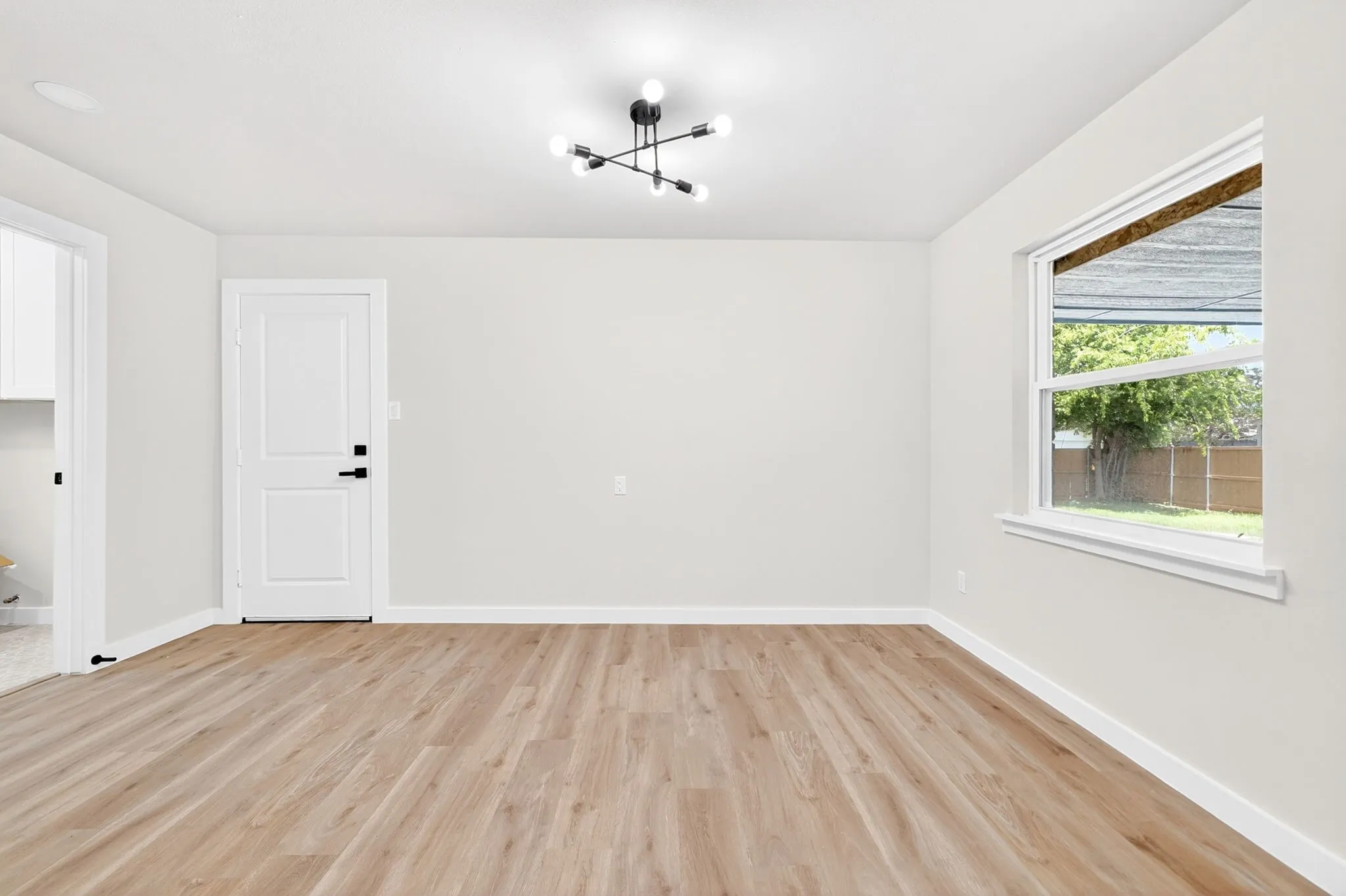 Single Family Residence For Sale in Dallas County , 5737 Everglade Road, Dallas, Texas 75227, 4 Bedroom, 2 Bathroom, 2 Garage spaces, 1,978 Sqft, built in 1968, mls#21341213, Real Estate Agent in Dallas, Homes For Sale in Dallas county, Homes For Sale in Dallas, Realtor in Dallas Texas, Real Estate Brokerage Independent Realty Texas, Luminita Cordes Realtor