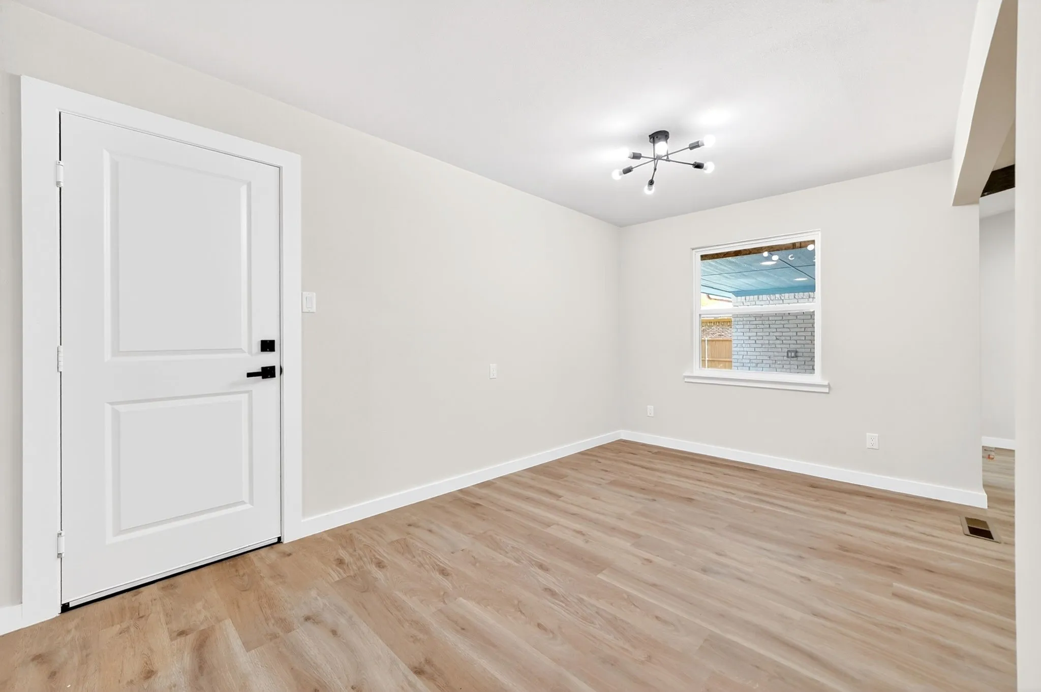 Single Family Residence For Sale in Dallas County , 5737 Everglade Road, Dallas, Texas 75227, 4 Bedroom, 2 Bathroom, 2 Garage spaces, 1,978 Sqft, built in 1968, mls#21341213, Real Estate Agent in Dallas, Homes For Sale in Dallas county, Homes For Sale in Dallas, Realtor in Dallas Texas, Real Estate Brokerage Independent Realty Texas, Luminita Cordes Realtor