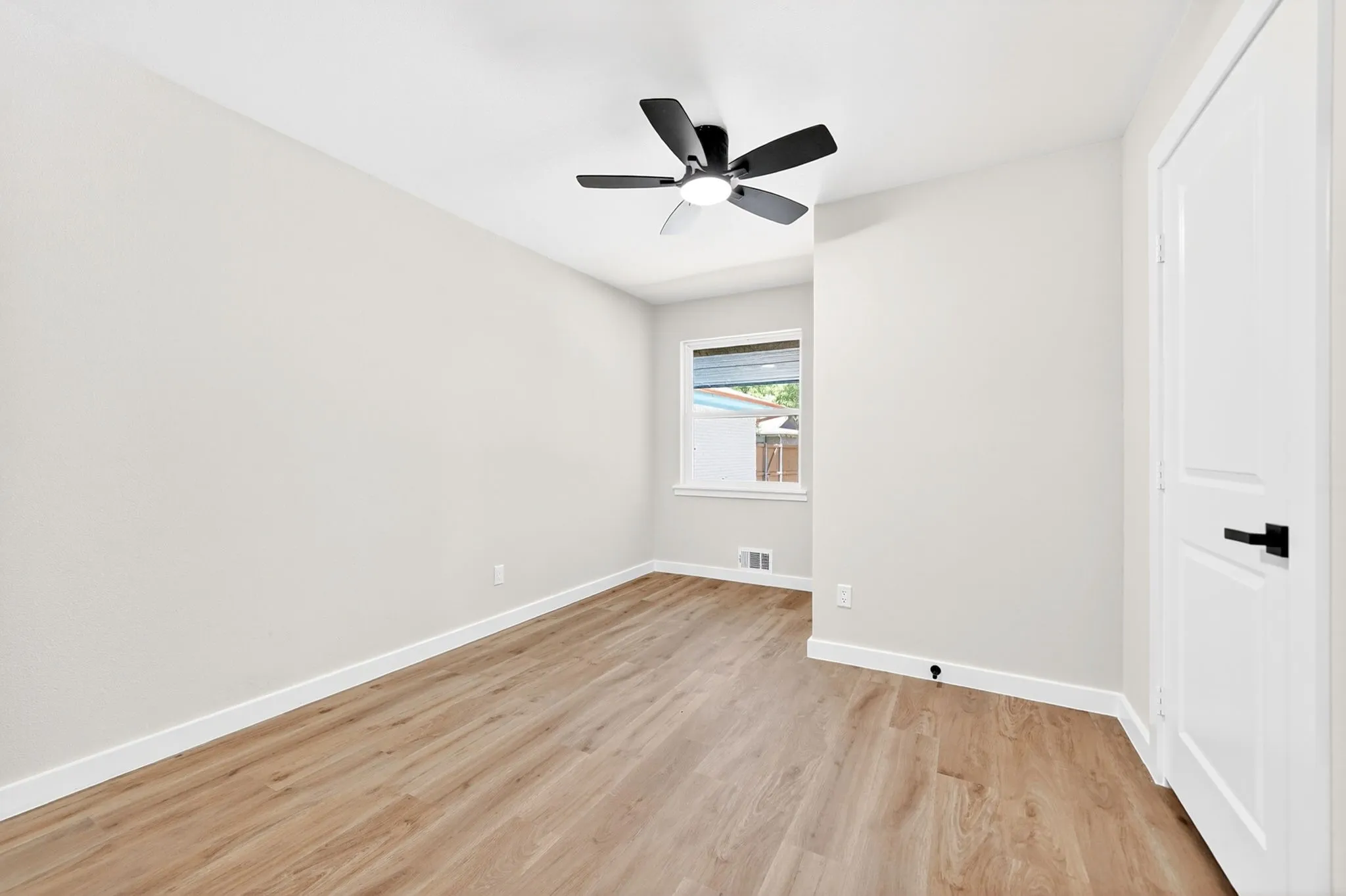 Single Family Residence For Sale in Dallas County , 5737 Everglade Road, Dallas, Texas 75227, 4 Bedroom, 2 Bathroom, 2 Garage spaces, 1,978 Sqft, built in 1968, mls#21341213, Real Estate Agent in Dallas, Homes For Sale in Dallas county, Homes For Sale in Dallas, Realtor in Dallas Texas, Real Estate Brokerage Independent Realty Texas, Luminita Cordes Realtor