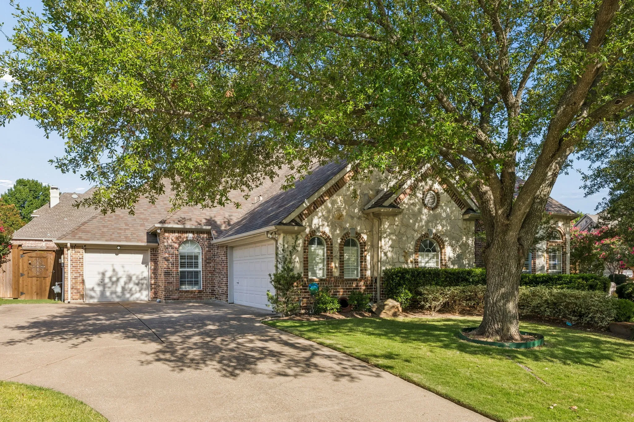 Single Family Residence For Sale in Collin County , 3121 Ashwood Court, Richardson, Texas 75082, 4 Bedroom, 3 Bathroom, 3 Garage spaces, 3,107 Sqft, built in 2001, mls#21341453, Real Estate Agent in Richardson, Homes For Sale in Collin county, Homes For Sale in Richardson, Realtor in Richardson Texas, Real Estate Brokerage Independent Realty Texas, Luminita Cordes Realtor