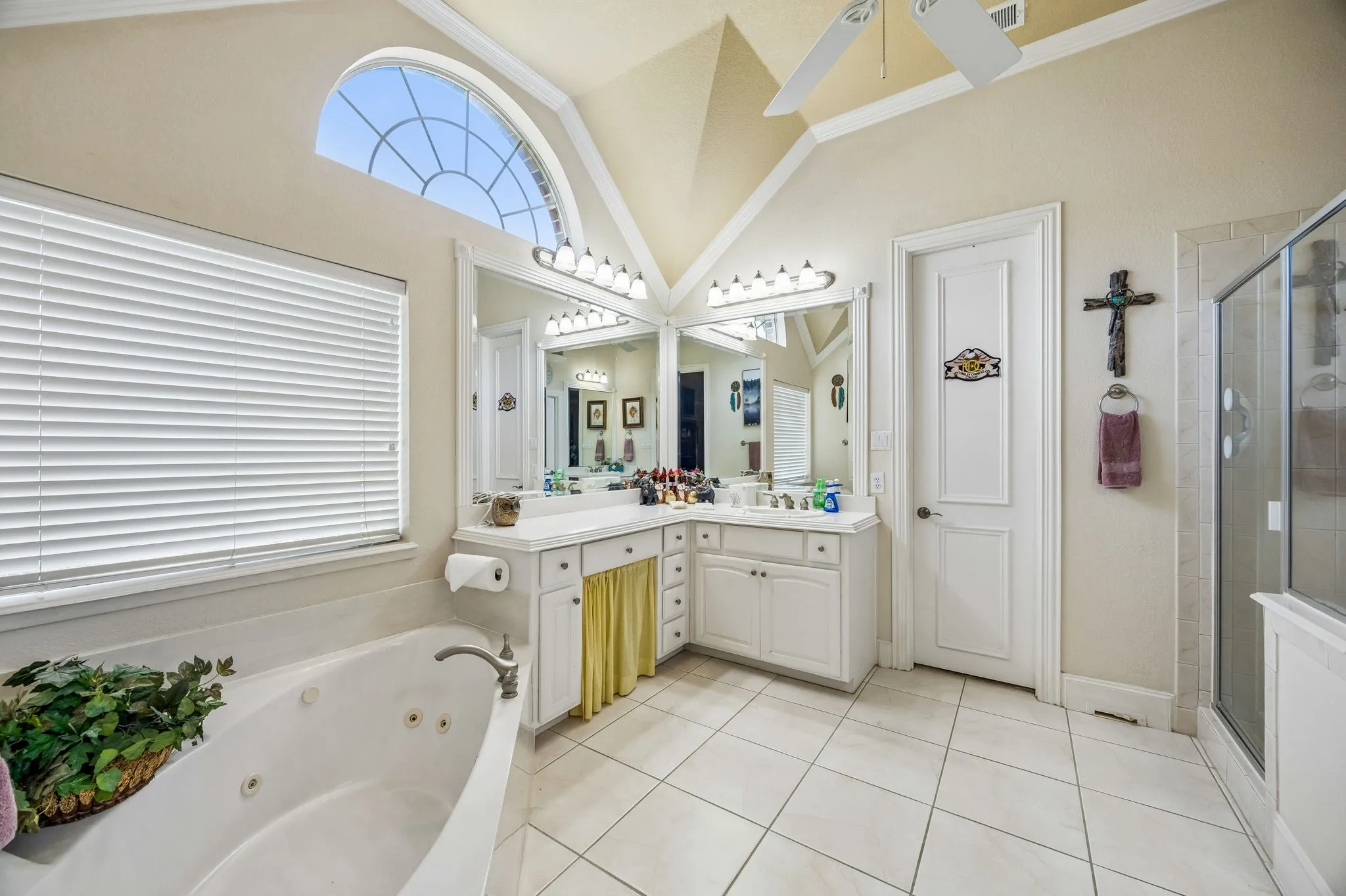 Single Family Residence For Sale in Collin County , 3121 Ashwood Court, Richardson, Texas 75082, 4 Bedroom, 3 Bathroom, 3 Garage spaces, 3,107 Sqft, built in 2001, mls#21341453, Real Estate Agent in Richardson, Homes For Sale in Collin county, Homes For Sale in Richardson, Realtor in Richardson Texas, Real Estate Brokerage Independent Realty Texas, Luminita Cordes Realtor