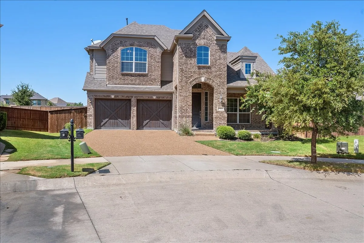 Single Family Residence For Sale in Denton County , 701 Auburn Court, Savannah, Texas 76227, 3 Bedroom, 3 Bathroom, 2 Garage spaces, 2,968 Sqft, built in 2017, mls#21339625, Real Estate Agent in Savannah, Homes For Sale in Denton county, Homes For Sale in Savannah, Realtor in Savannah Texas, Real Estate Brokerage Independent Realty Texas, Luminita Cordes Realtor