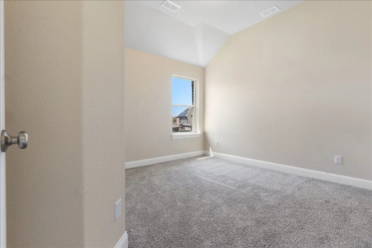 Single Family Residence For Sale in Denton County , 701 Auburn Court, Savannah, Texas 76227, 3 Bedroom, 3 Bathroom, 2 Garage spaces, 2,968 Sqft, built in 2017, mls#21339625, Real Estate Agent in Savannah, Homes For Sale in Denton county, Homes For Sale in Savannah, Realtor in Savannah Texas, Real Estate Brokerage Independent Realty Texas, Luminita Cordes Realtor