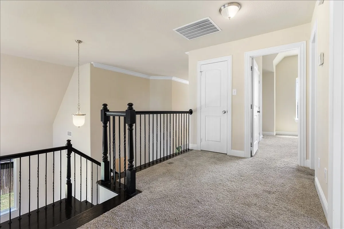Single Family Residence For Sale in Denton County , 701 Auburn Court, Savannah, Texas 76227, 3 Bedroom, 3 Bathroom, 2 Garage spaces, 2,968 Sqft, built in 2017, mls#21339625, Real Estate Agent in Savannah, Homes For Sale in Denton county, Homes For Sale in Savannah, Realtor in Savannah Texas, Real Estate Brokerage Independent Realty Texas, Luminita Cordes Realtor
