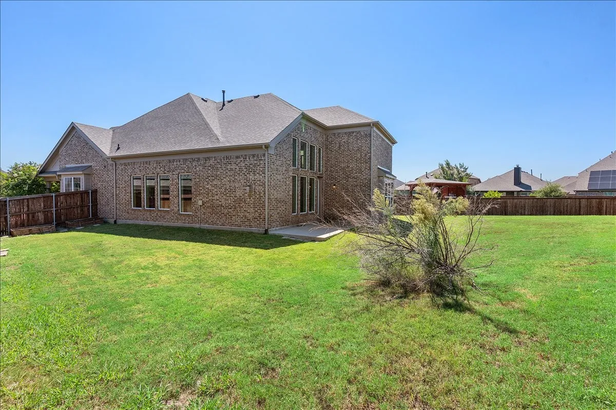 Single Family Residence For Sale in Denton County , 701 Auburn Court, Savannah, Texas 76227, 3 Bedroom, 3 Bathroom, 2 Garage spaces, 2,968 Sqft, built in 2017, mls#21339625, Real Estate Agent in Savannah, Homes For Sale in Denton county, Homes For Sale in Savannah, Realtor in Savannah Texas, Real Estate Brokerage Independent Realty Texas, Luminita Cordes Realtor