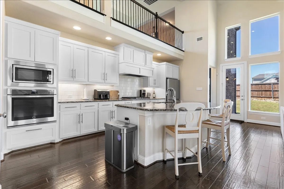 Single Family Residence For Sale in Denton County , 701 Auburn Court, Savannah, Texas 76227, 3 Bedroom, 3 Bathroom, 2 Garage spaces, 2,968 Sqft, built in 2017, mls#21339625, Real Estate Agent in Savannah, Homes For Sale in Denton county, Homes For Sale in Savannah, Realtor in Savannah Texas, Real Estate Brokerage Independent Realty Texas, Luminita Cordes Realtor