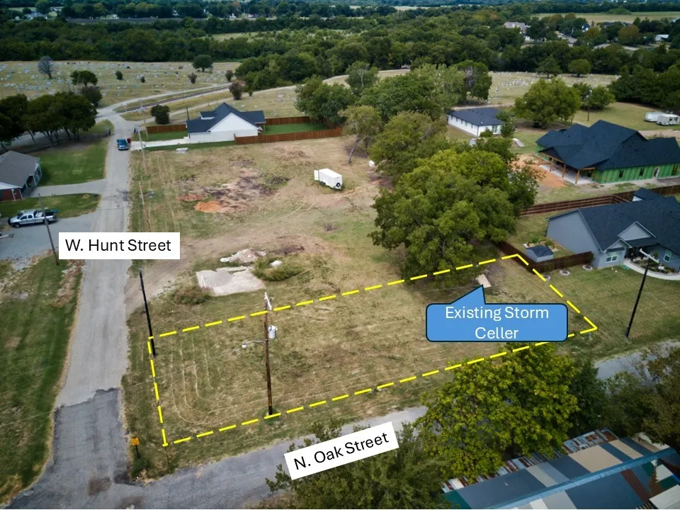 Unimproved Land For Sale in Fannin County , 400 W Hunt Street, Leonard, Texas 75452, 0, 0, Garage spaces, 0 Sqft, built in 0, Price $52,500, mls#21340539, Real Estate Agent in Leonard, Homes For Sale in Fannin county, Homes For Sale in Leonard, Realtor in Leonard Texas, Real Estate Brokerage Independent Realty Texas, Luminita Cordes Realtor