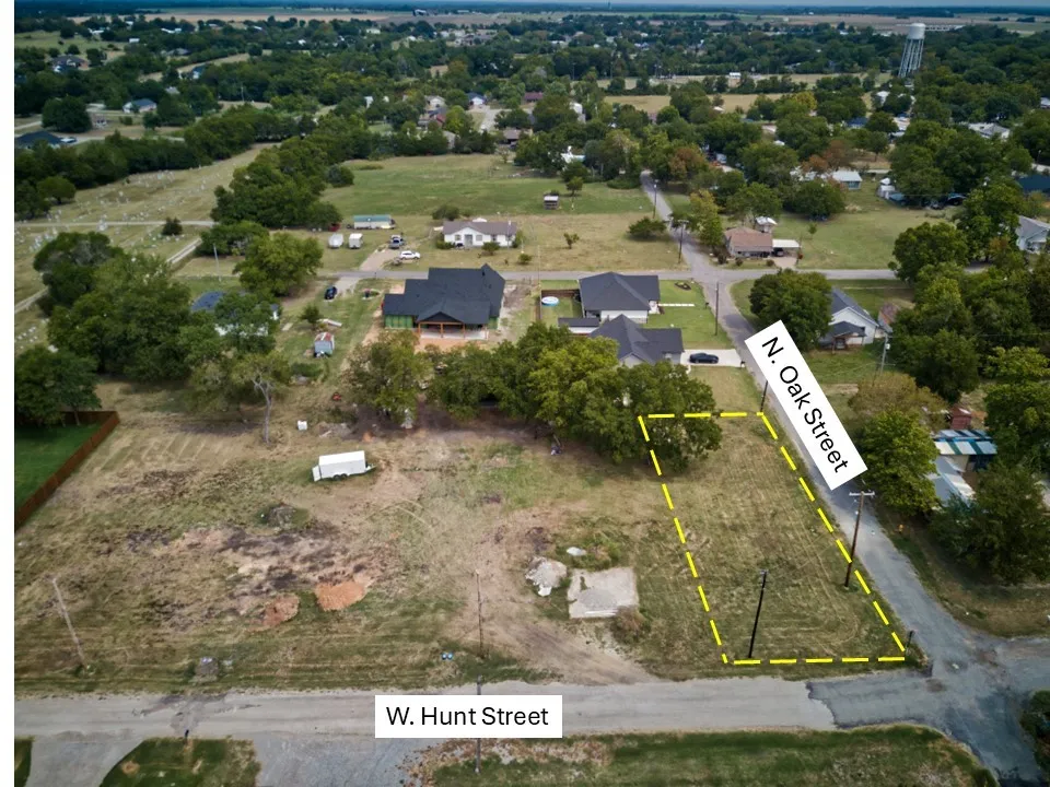 Unimproved Land For Sale in Fannin County , 400 W Hunt Street, Leonard, Texas 75452, 0, 0, Garage spaces, 0 Sqft, built in 0, Price $52,500, mls#21340539, Real Estate Agent in Leonard, Homes For Sale in Fannin county, Homes For Sale in Leonard, Realtor in Leonard Texas, Real Estate Brokerage Independent Realty Texas, Luminita Cordes Realtor