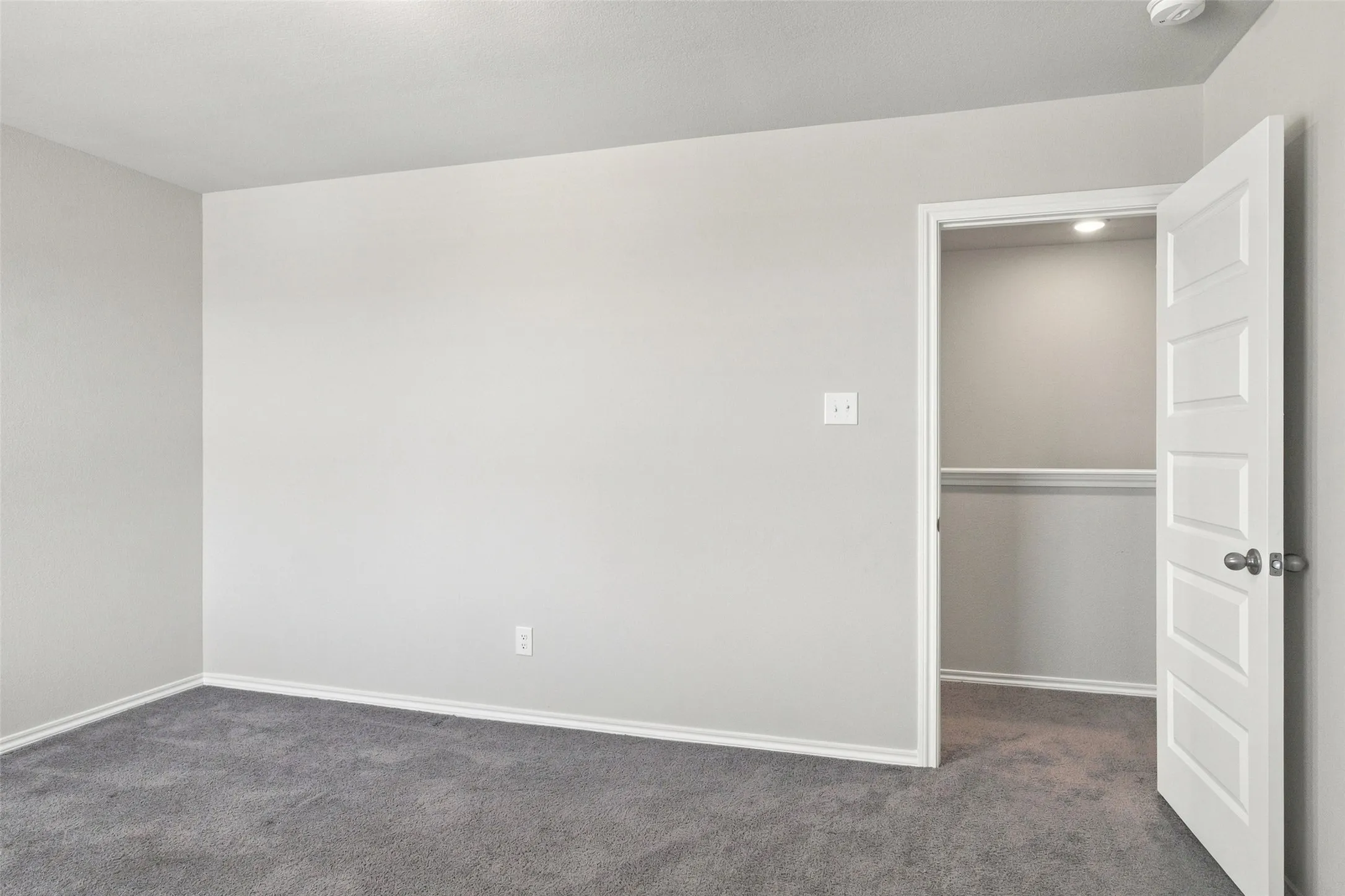Single Family Residence For Rent in Grayson County , 944 Ravenwood Lane, Van Alstyne, Texas 75495, 3 Bedroom, 3 Bathroom, 2 Garage spaces, 2,223 Sqft, built in 2023, mls#21341464, Real Estate Agent in Van Alstyne, Homes For Rent in Grayson county, Homes For Rent in Van Alstyne, Realtor in Van Alstyne Texas, Real Estate Brokerage Independent Realty Texas, Luminita Cordes Realtor