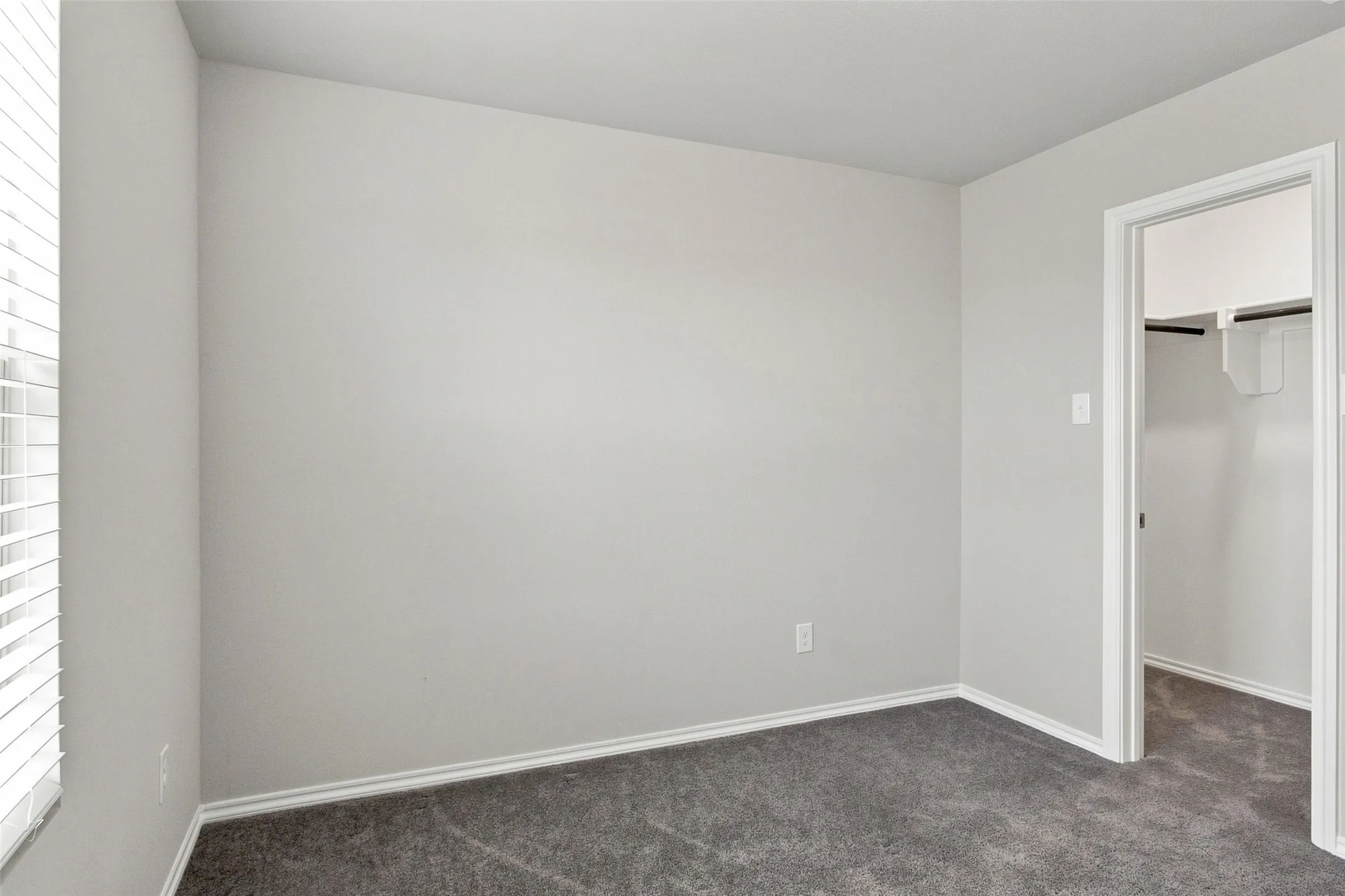 Single Family Residence For Rent in Grayson County , 944 Ravenwood Lane, Van Alstyne, Texas 75495, 3 Bedroom, 3 Bathroom, 2 Garage spaces, 2,223 Sqft, built in 2023, mls#21341464, Real Estate Agent in Van Alstyne, Homes For Rent in Grayson county, Homes For Rent in Van Alstyne, Realtor in Van Alstyne Texas, Real Estate Brokerage Independent Realty Texas, Luminita Cordes Realtor