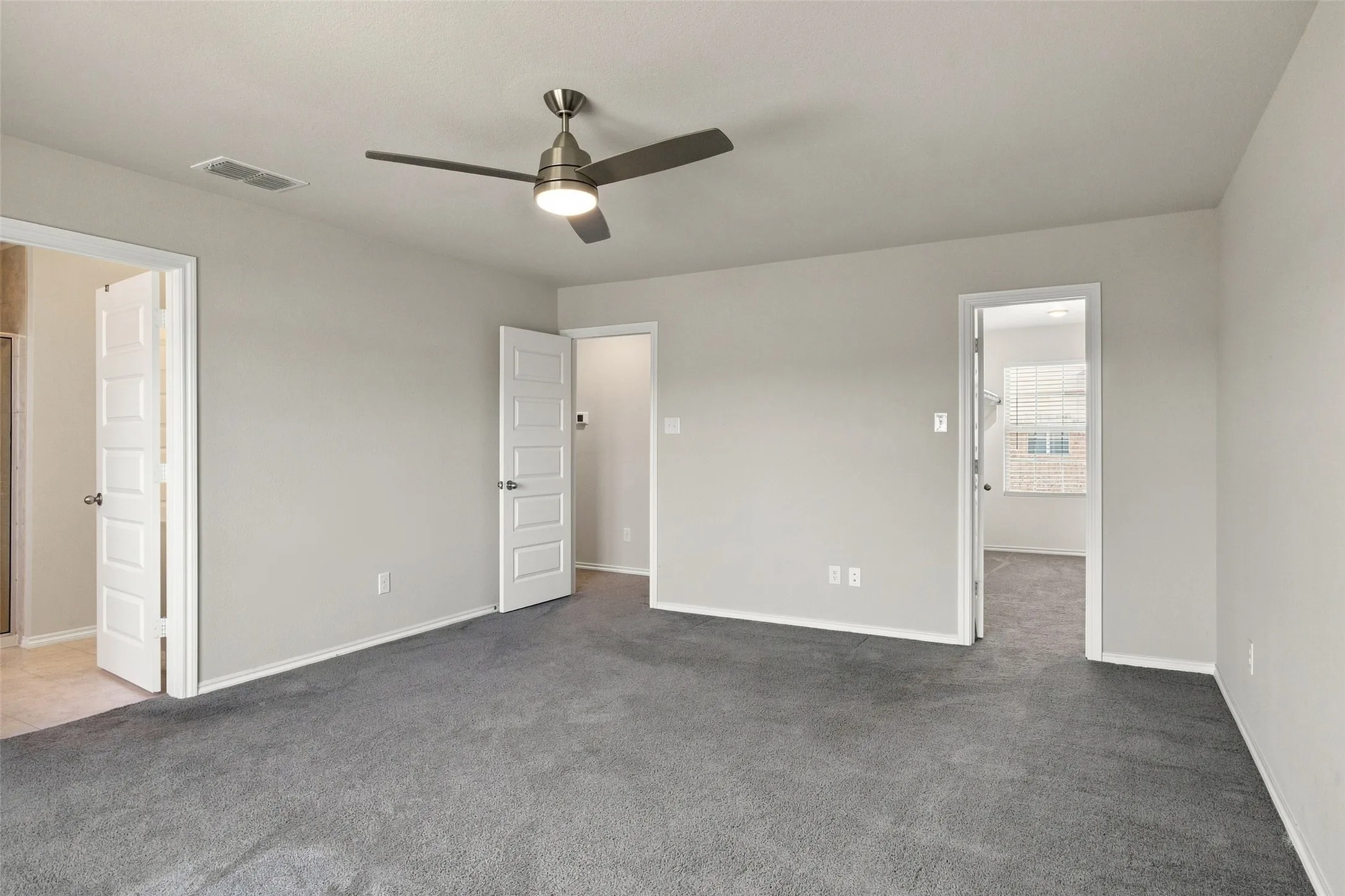 Single Family Residence For Rent in Grayson County , 944 Ravenwood Lane, Van Alstyne, Texas 75495, 3 Bedroom, 3 Bathroom, 2 Garage spaces, 2,223 Sqft, built in 2023, mls#21341464, Real Estate Agent in Van Alstyne, Homes For Rent in Grayson county, Homes For Rent in Van Alstyne, Realtor in Van Alstyne Texas, Real Estate Brokerage Independent Realty Texas, Luminita Cordes Realtor