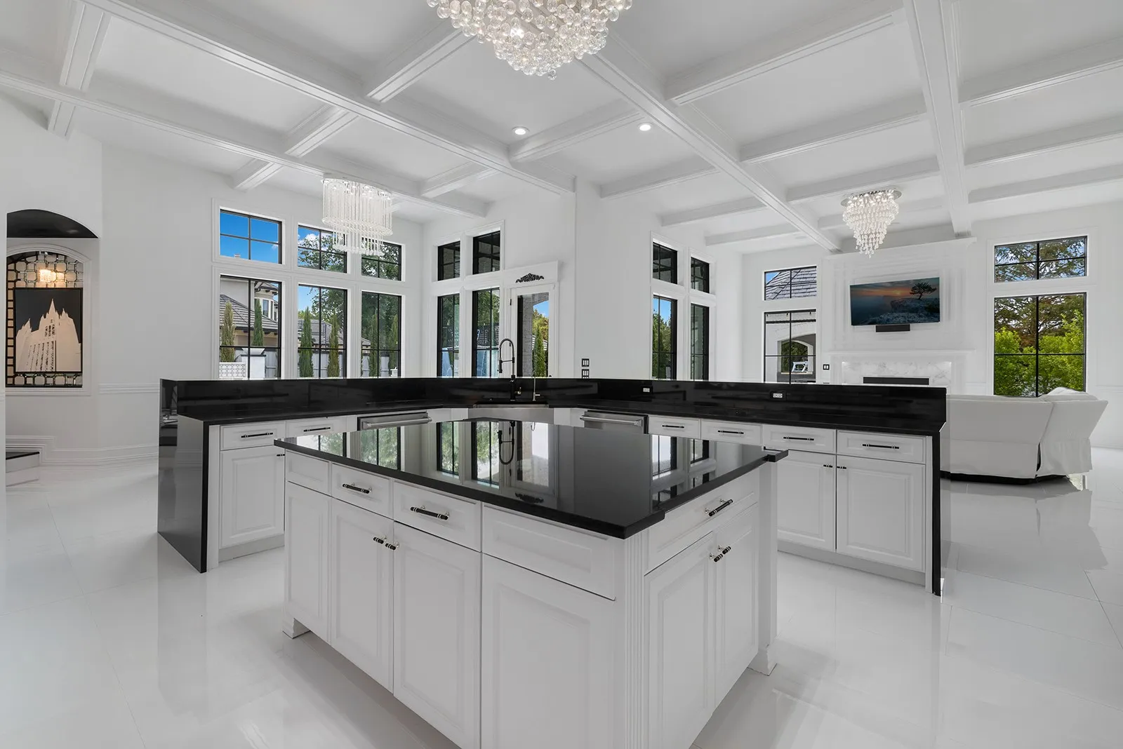 Single Family Residence For Sale in Tarrant County , 361 S White Chapel Boulevard, Southlake, Texas 76092, 5 Bedroom, 7 Bathroom, 4 Garage spaces, 6,796 Sqft, built in 2006, mls#21300634, Real Estate Agent in Southlake, Homes For Sale in Tarrant county, Homes For Sale in Southlake, Realtor in Southlake Texas, Real Estate Brokerage Independent Realty Texas, Luminita Cordes Realtor
